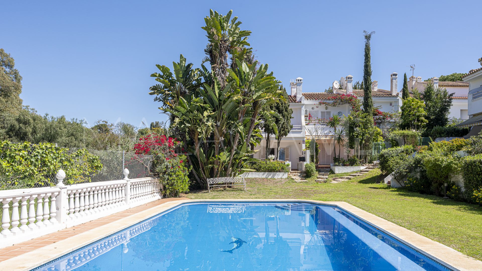 2 bedrooms Cabopino town house for sale