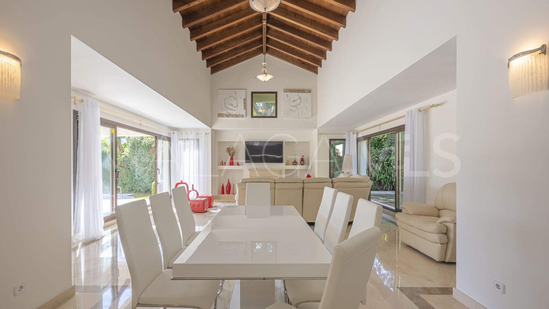 Los Arqueros 4 bedrooms villa for sale