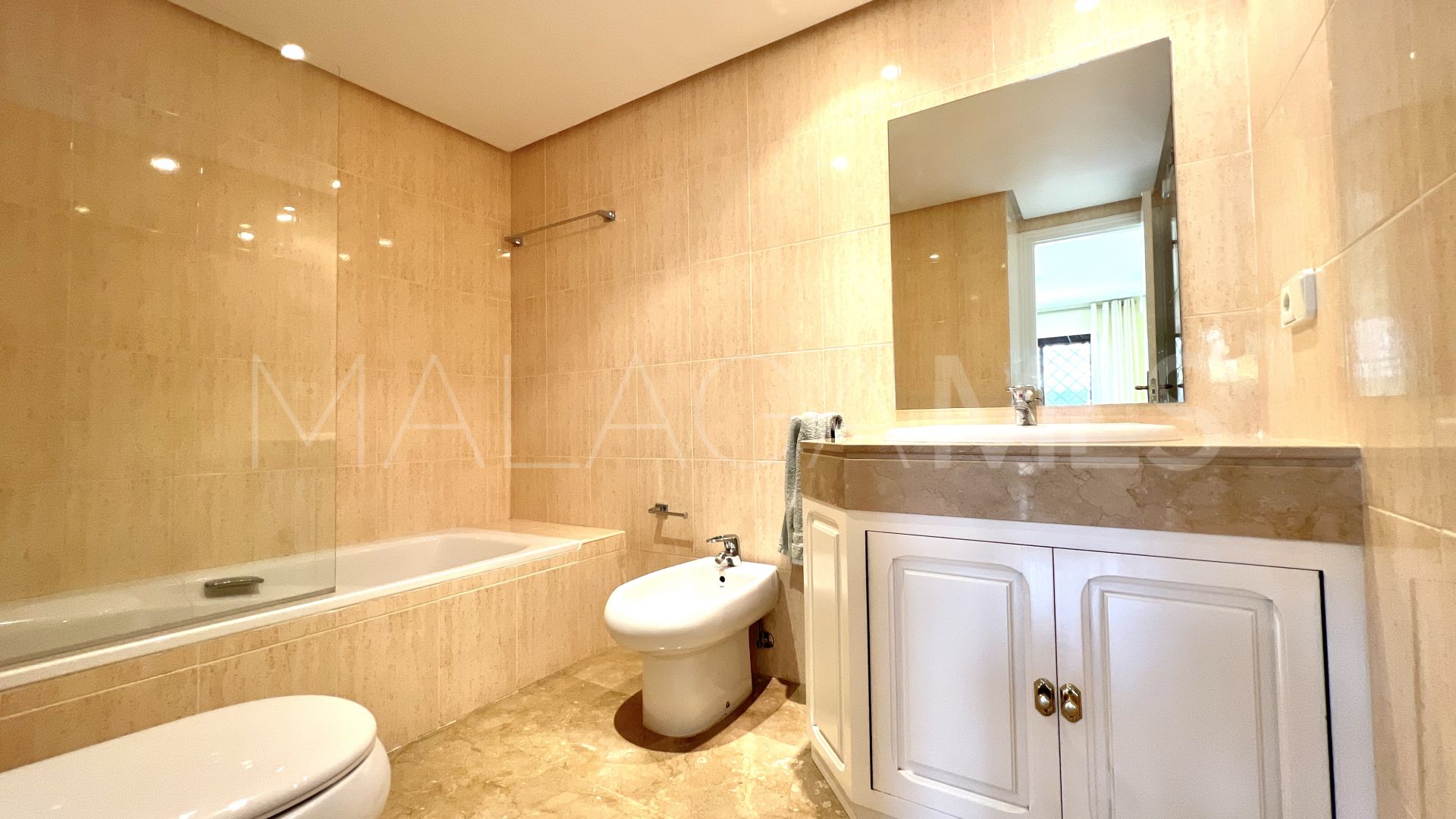 Markplanslägenhet for sale in Coto Real II