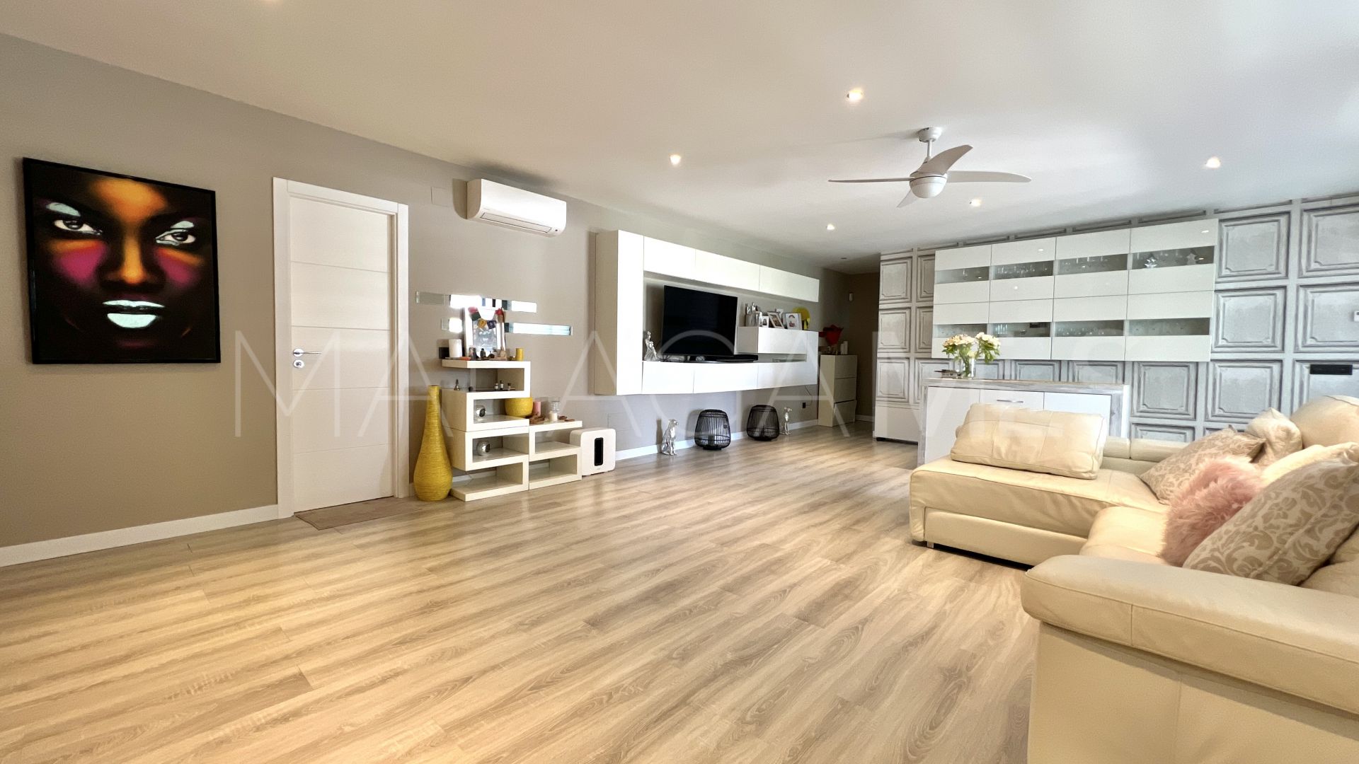Buy Estepona 3 bedrooms finca