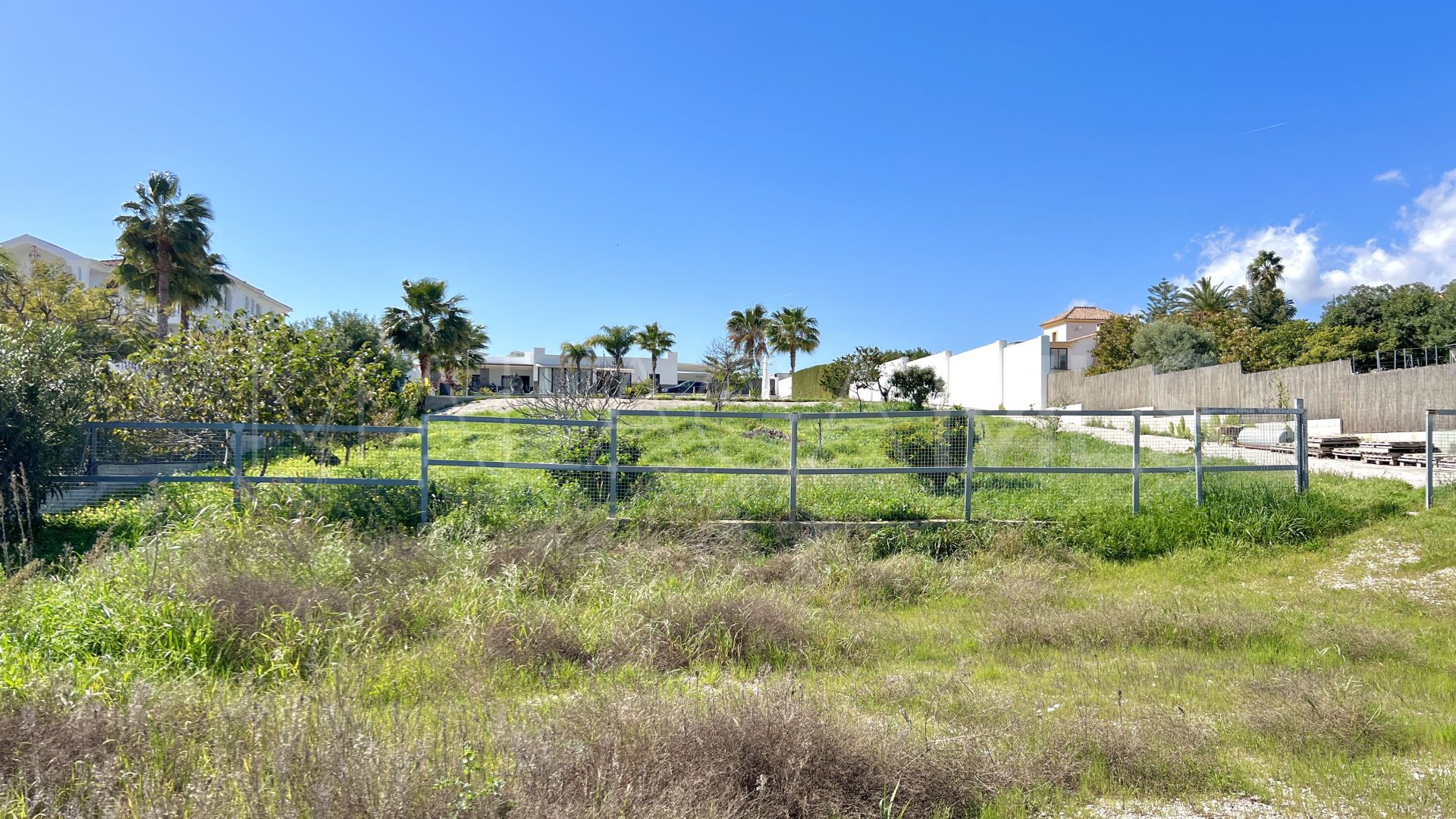 Buy Estepona 3 bedrooms finca