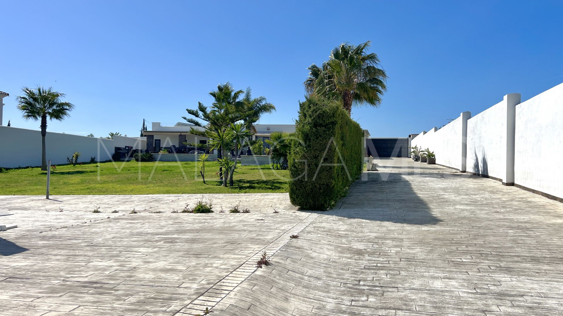 Buy Estepona 3 bedrooms finca