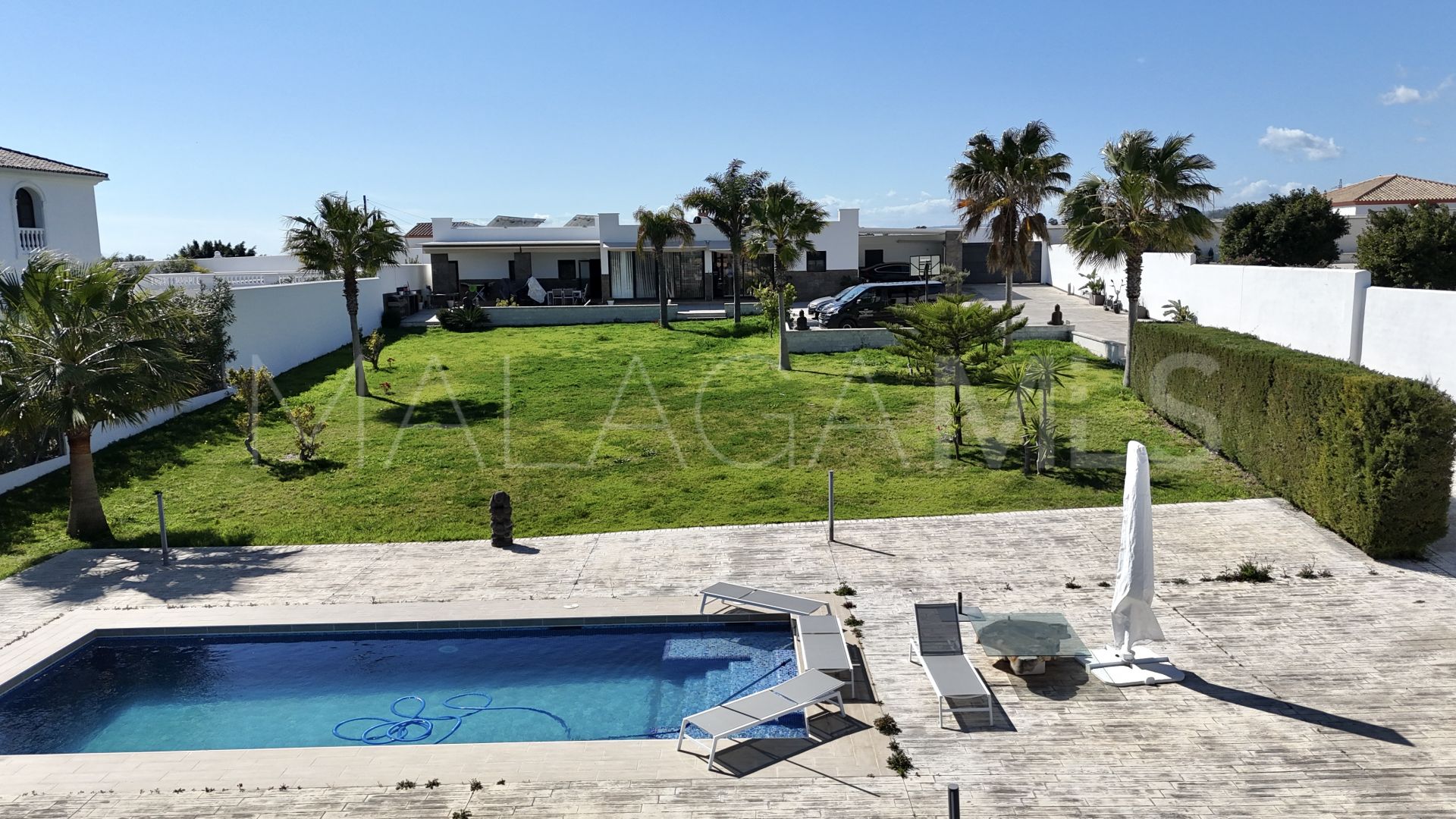 Buy Estepona 3 bedrooms finca