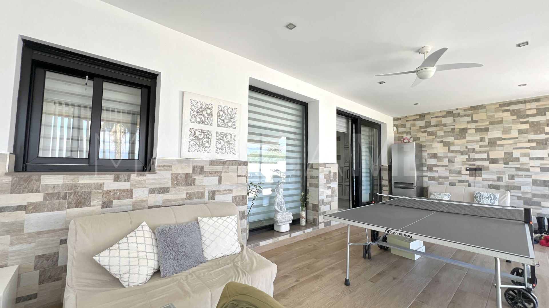 Buy Estepona 3 bedrooms finca