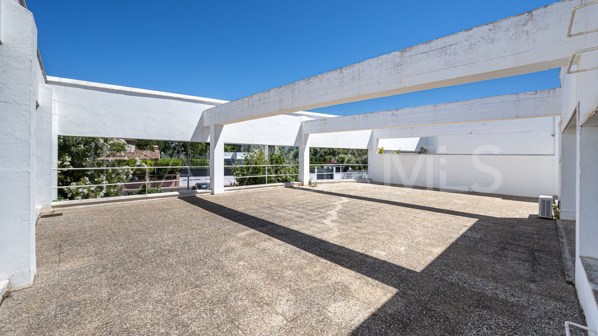 Local comercial for sale in Guadalmina Alta