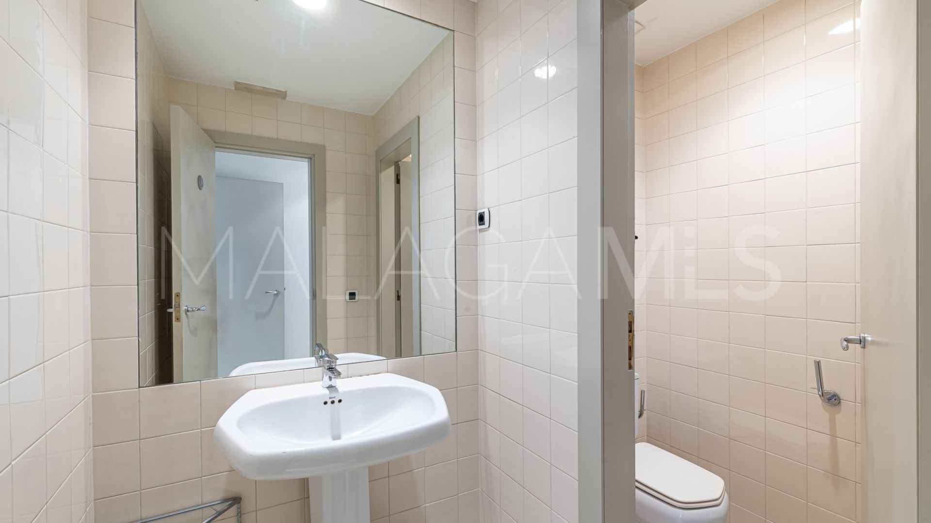 Local comercial for sale in Guadalmina Alta