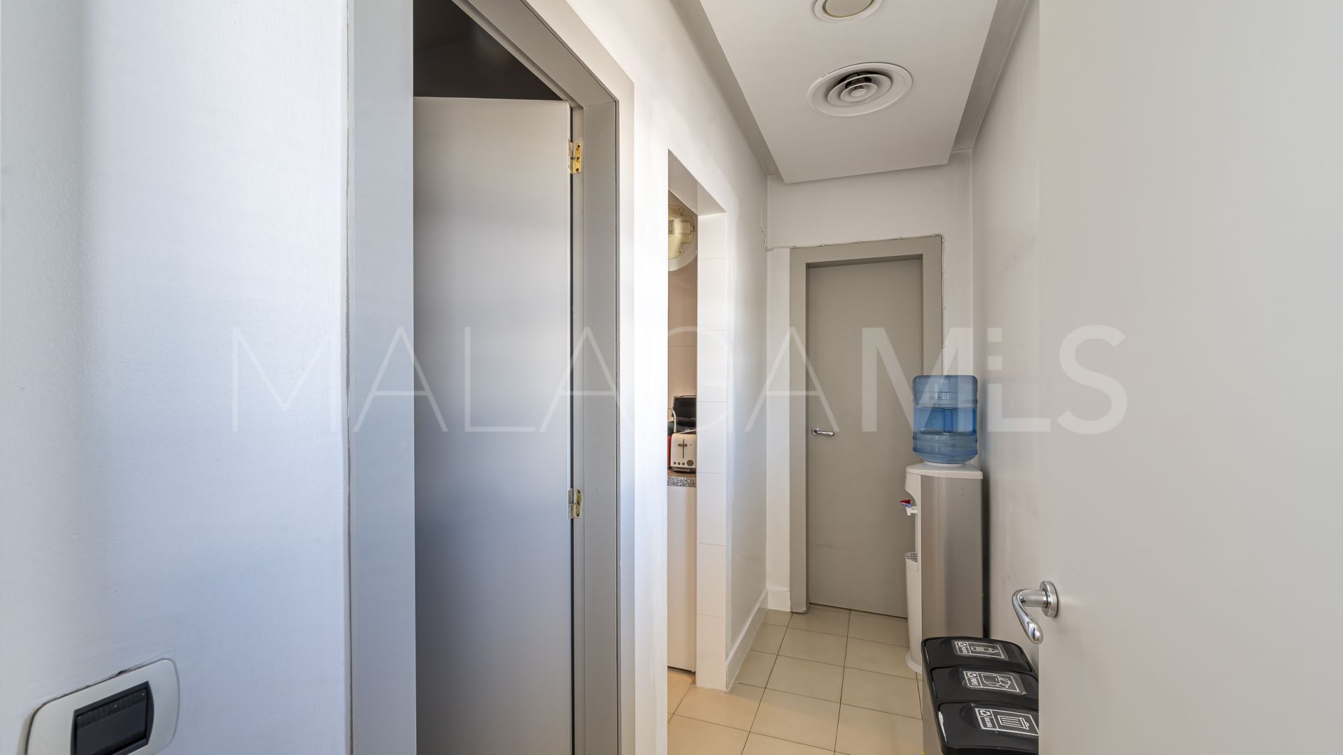 Local comercial for sale in Guadalmina Alta