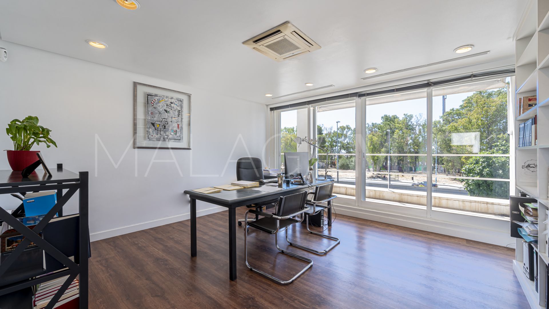 Local comercial for sale in Guadalmina Alta