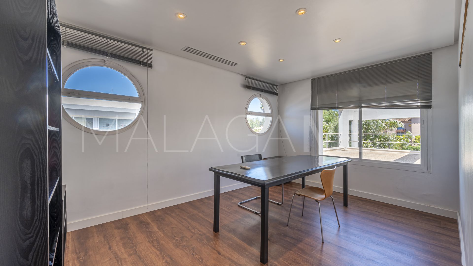 Local comercial for sale in Guadalmina Alta