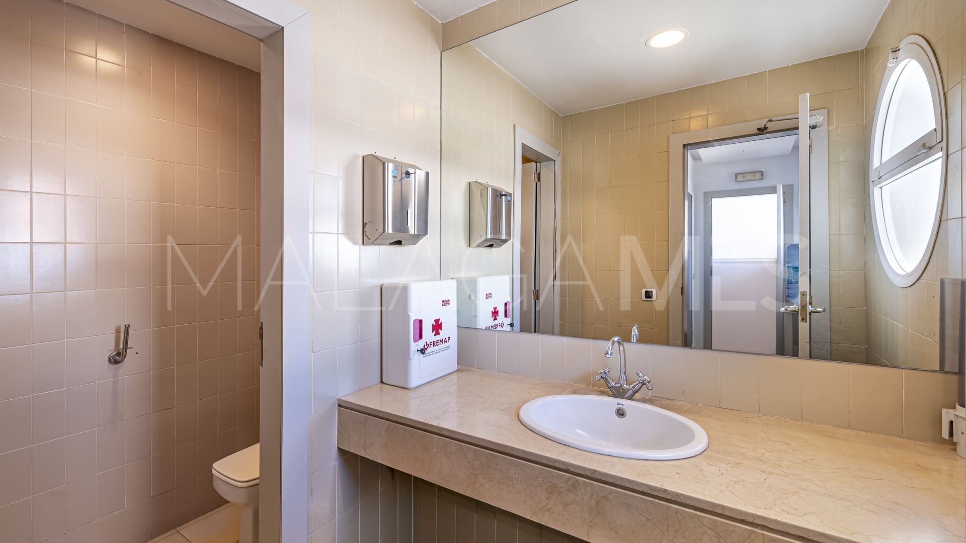 Local comercial for sale in Guadalmina Alta