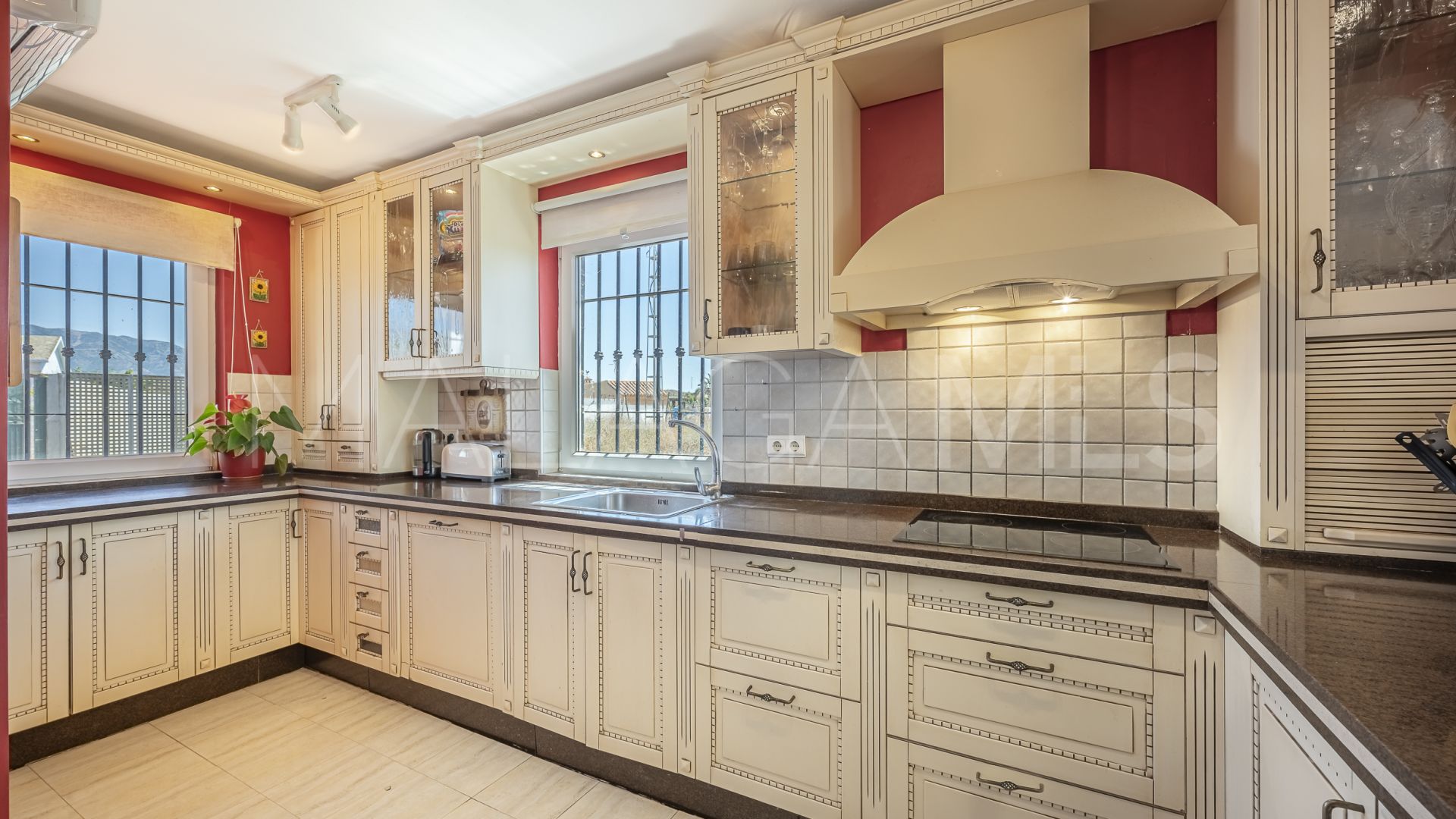 Villa for sale in Cala de Mijas
