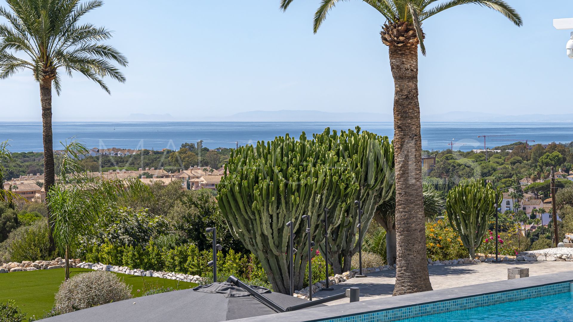 For sale Elviria villa with 7 bedrooms