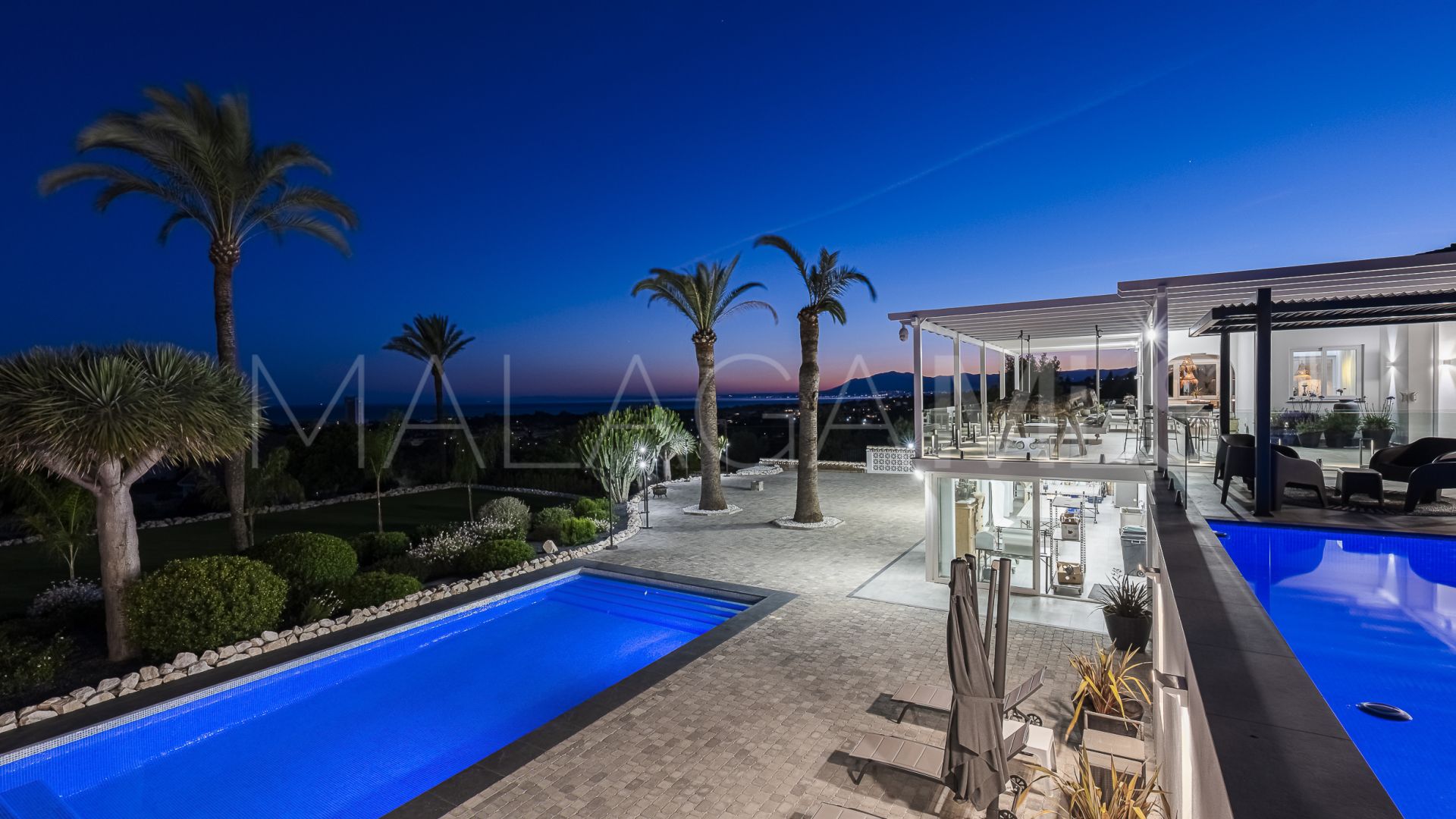 For sale Elviria villa with 7 bedrooms