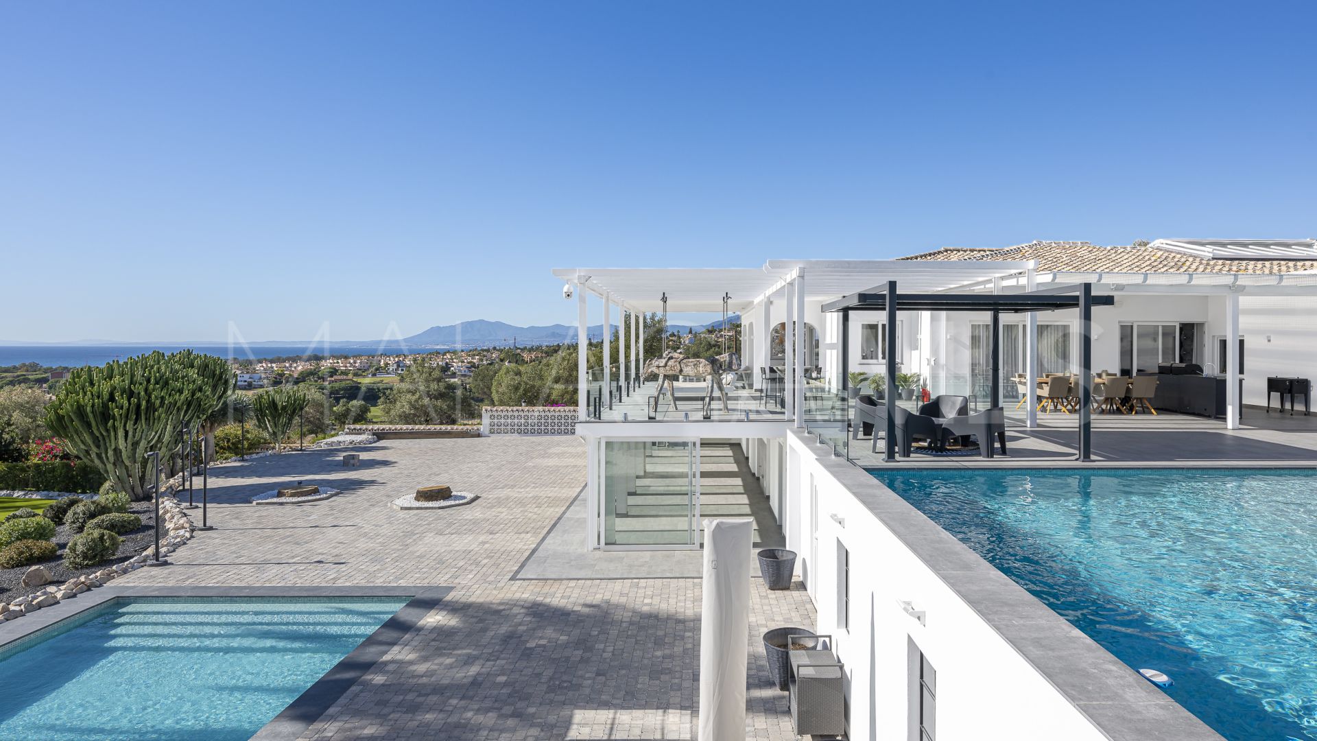 For sale Elviria villa with 7 bedrooms