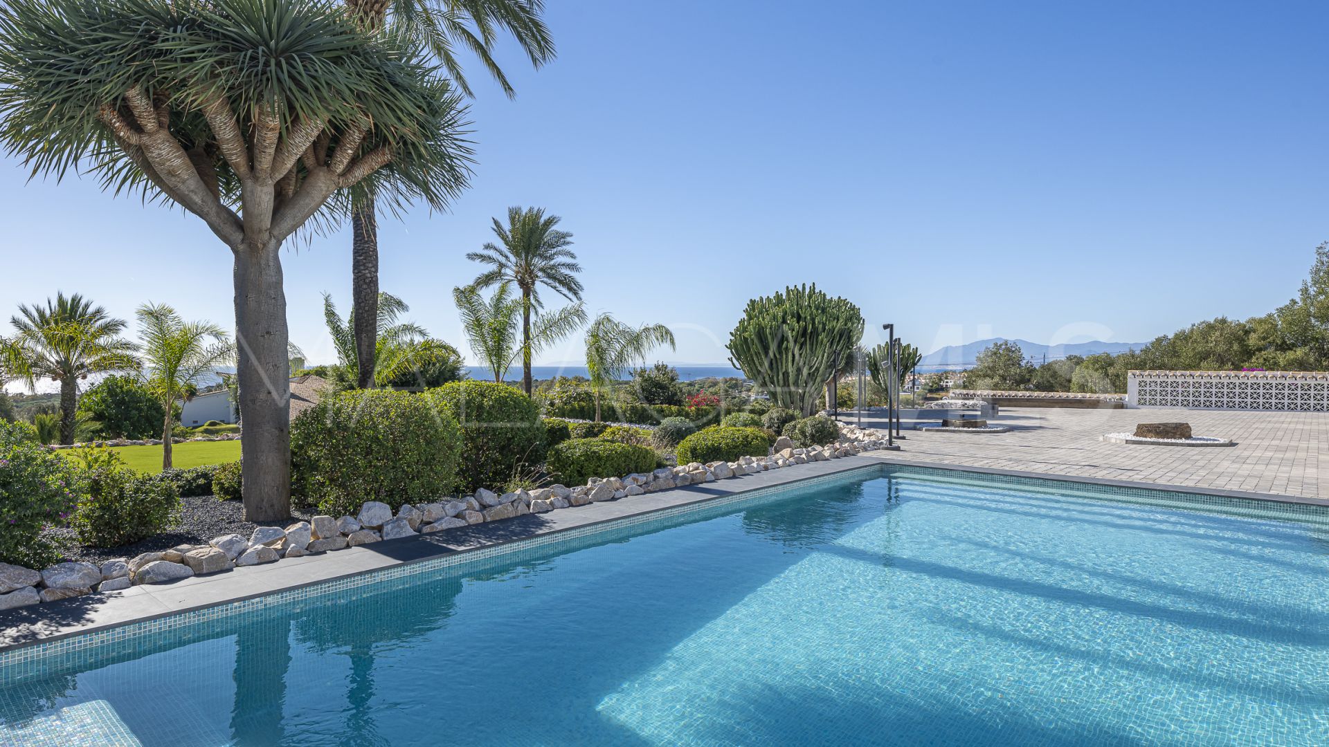 For sale Elviria villa with 7 bedrooms