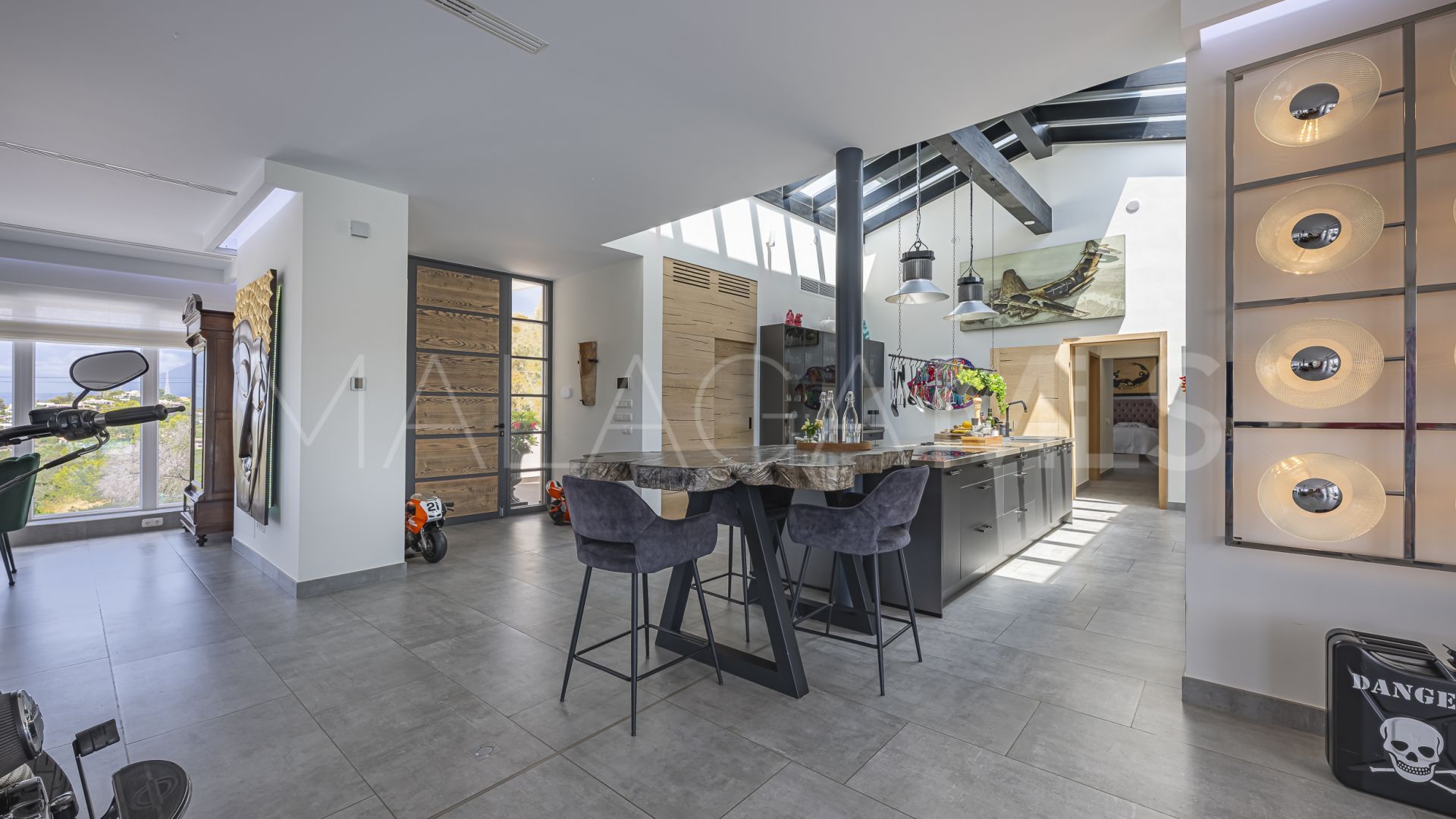 Villa for sale in Elviria