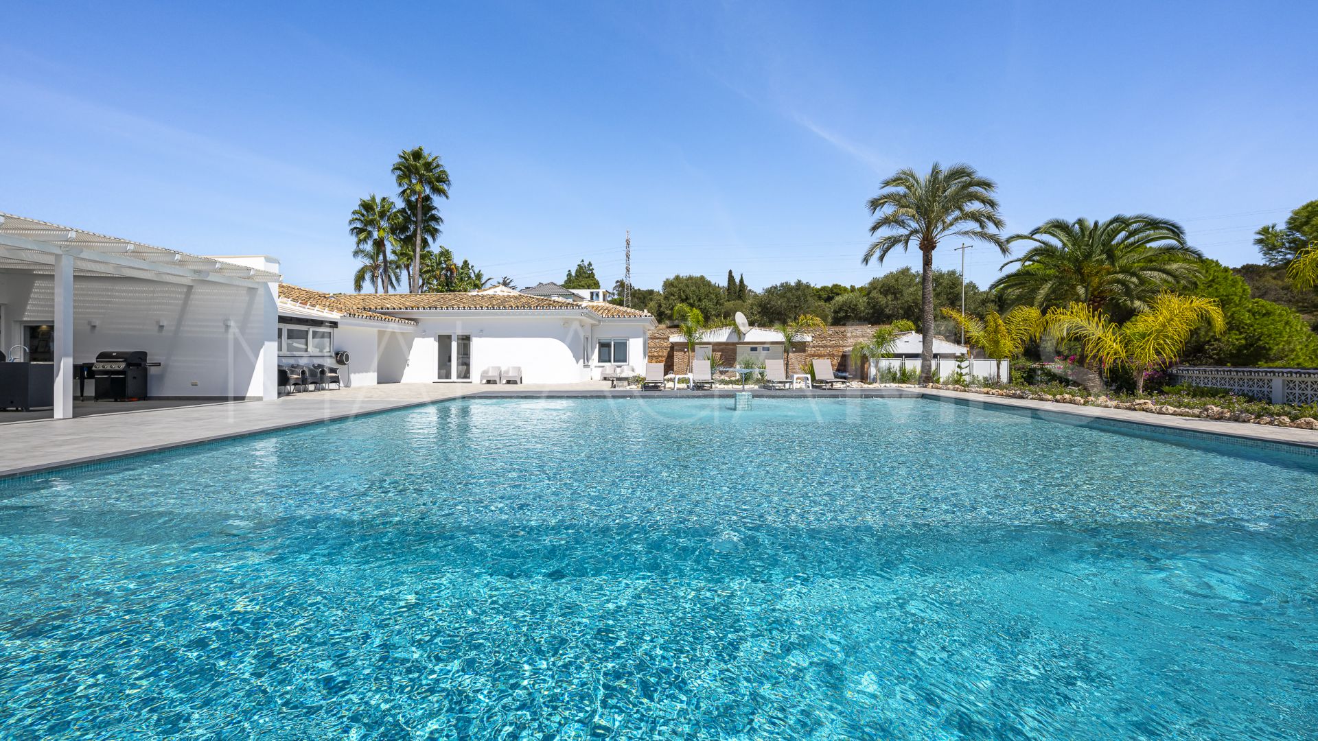 For sale Elviria villa with 7 bedrooms