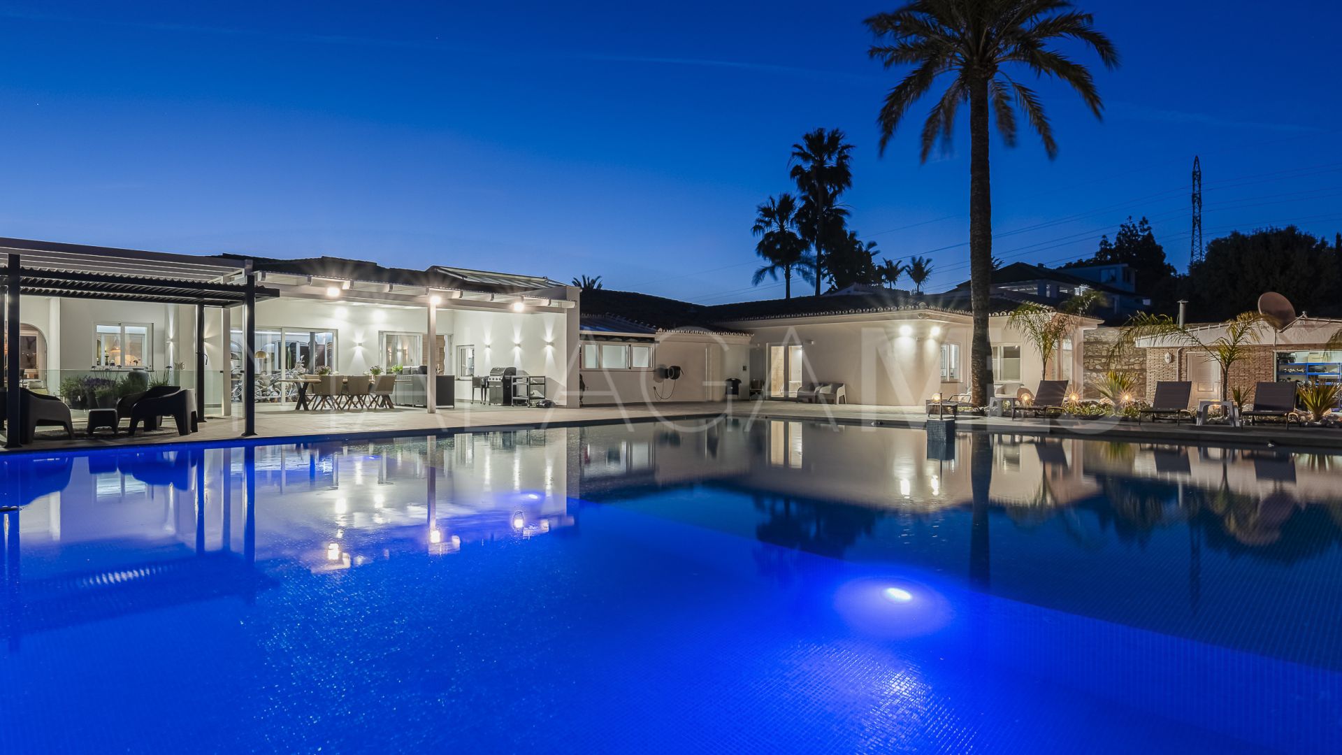 For sale Elviria villa with 7 bedrooms