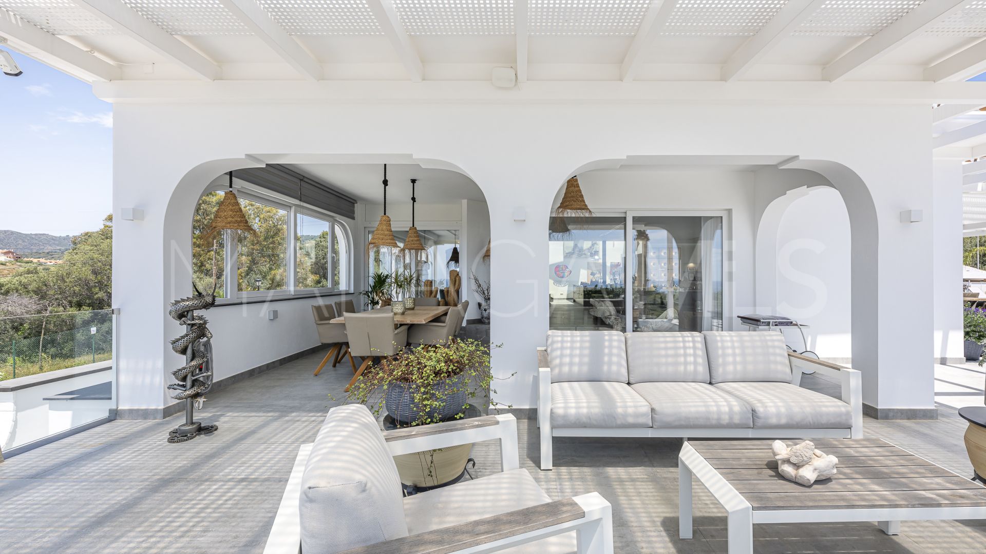 Villa for sale in Elviria