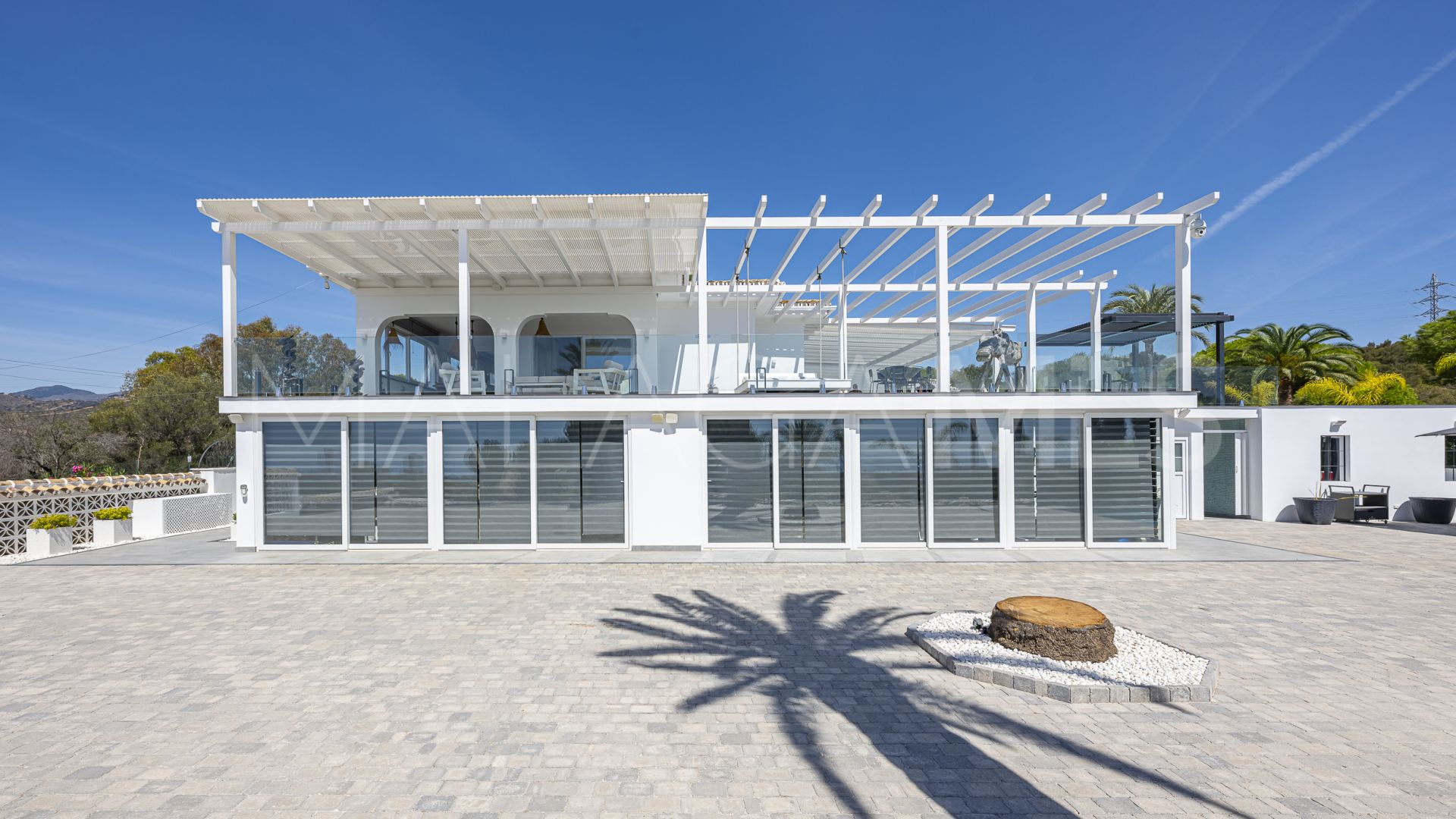 For sale Elviria villa with 7 bedrooms