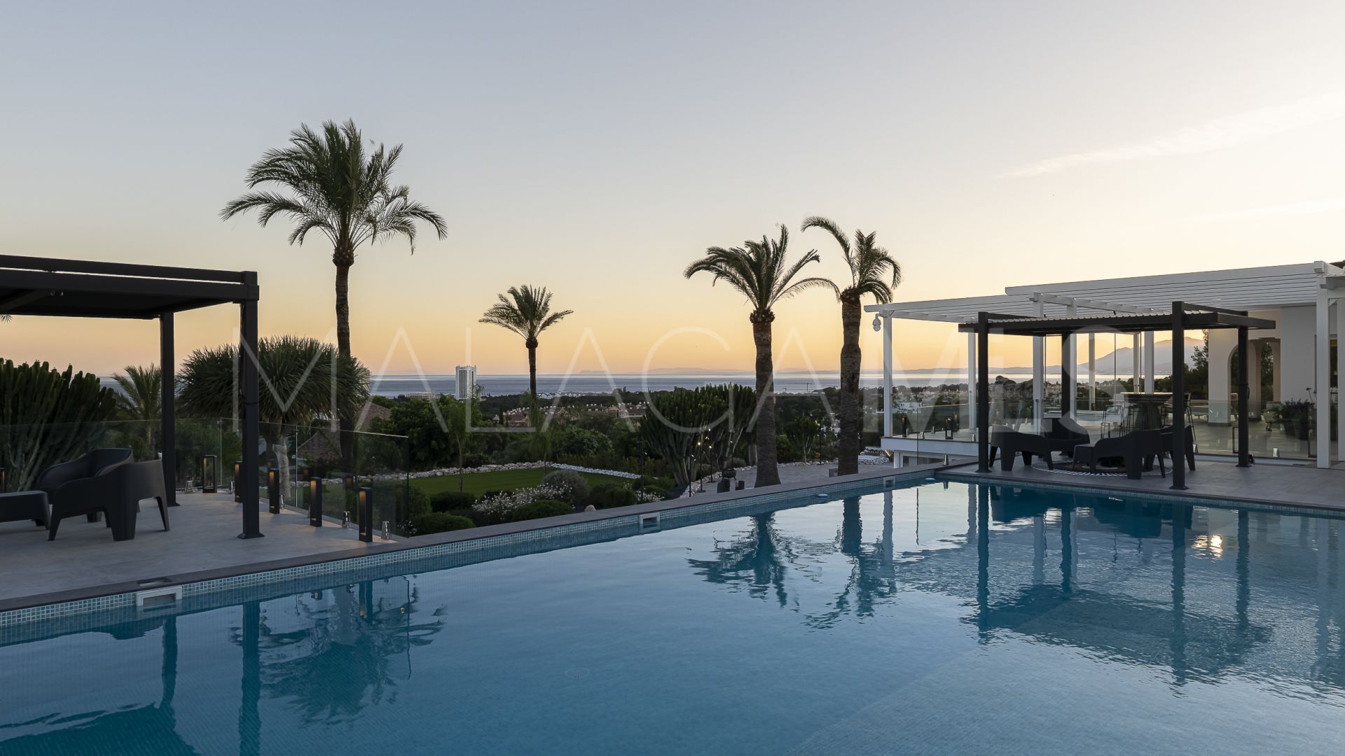 For sale Elviria villa with 7 bedrooms