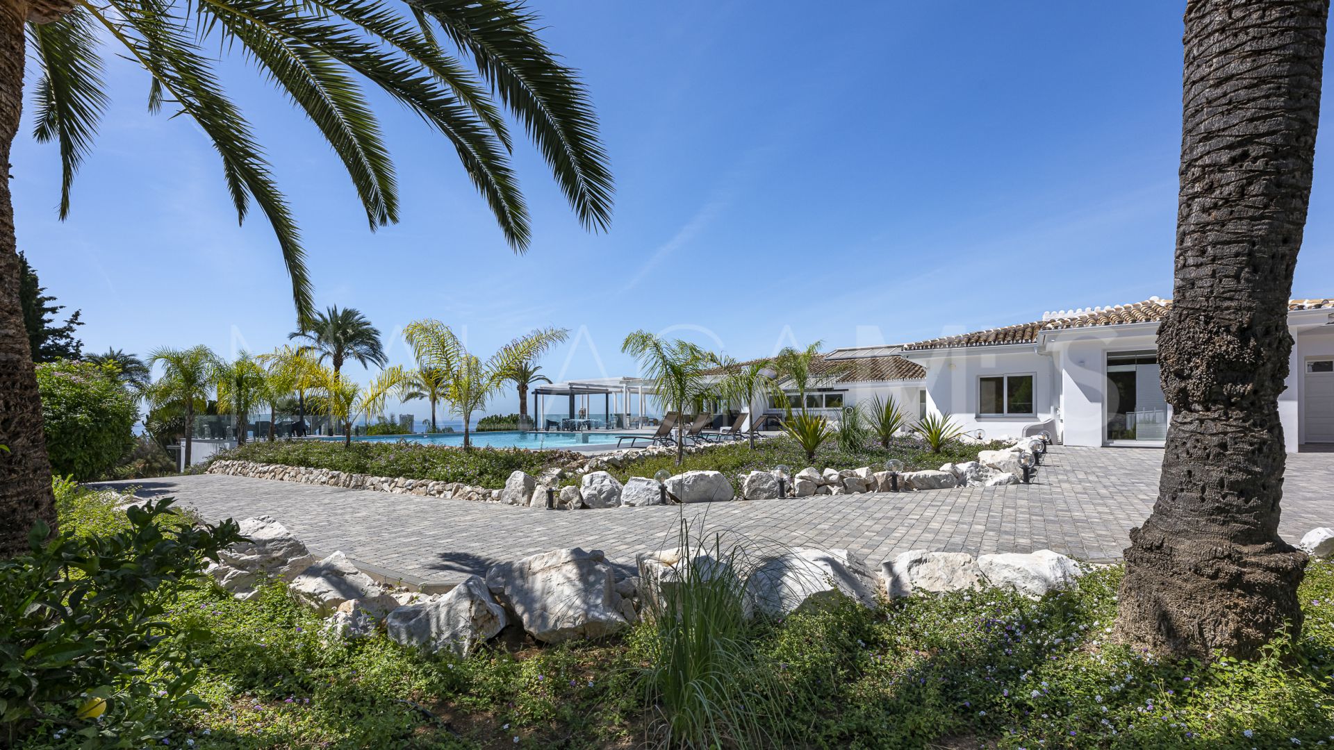 For sale Elviria villa with 7 bedrooms