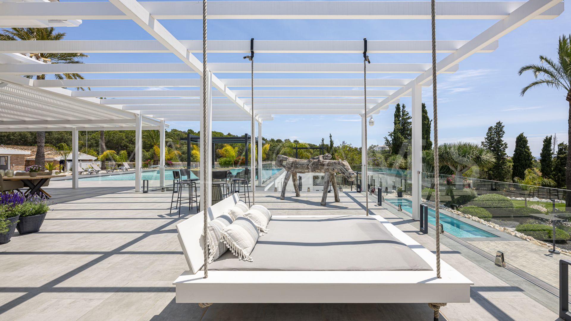 Villa for sale in Elviria