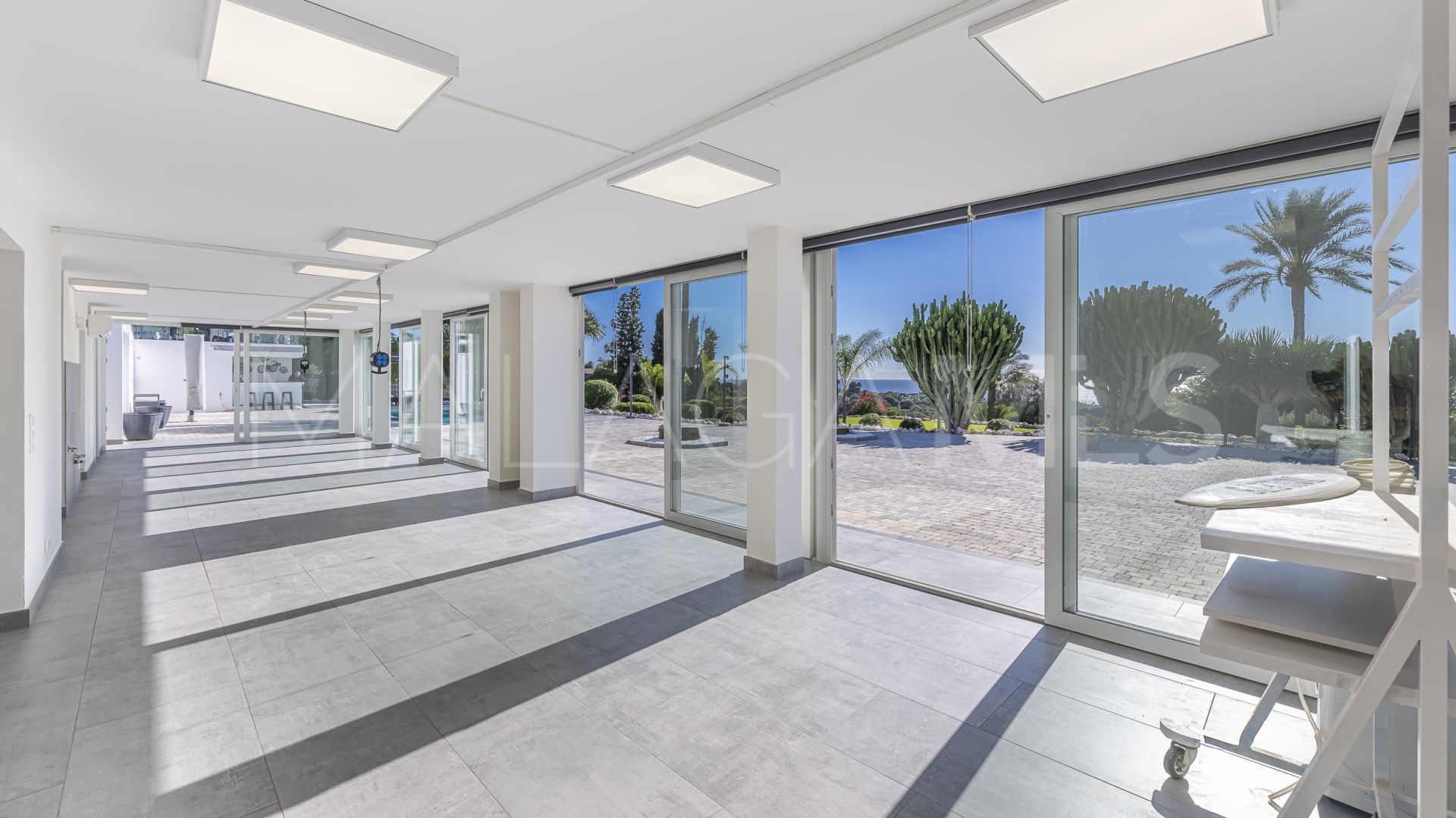 For sale Elviria villa with 7 bedrooms