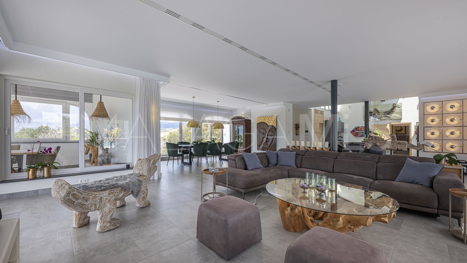 Villa for sale in Elviria