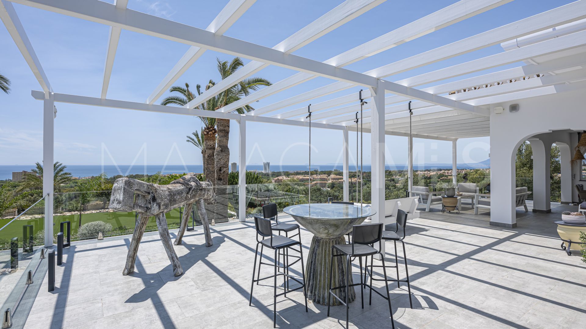 Villa for sale in Elviria