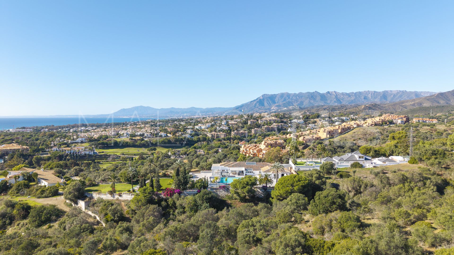 For sale Elviria villa with 7 bedrooms