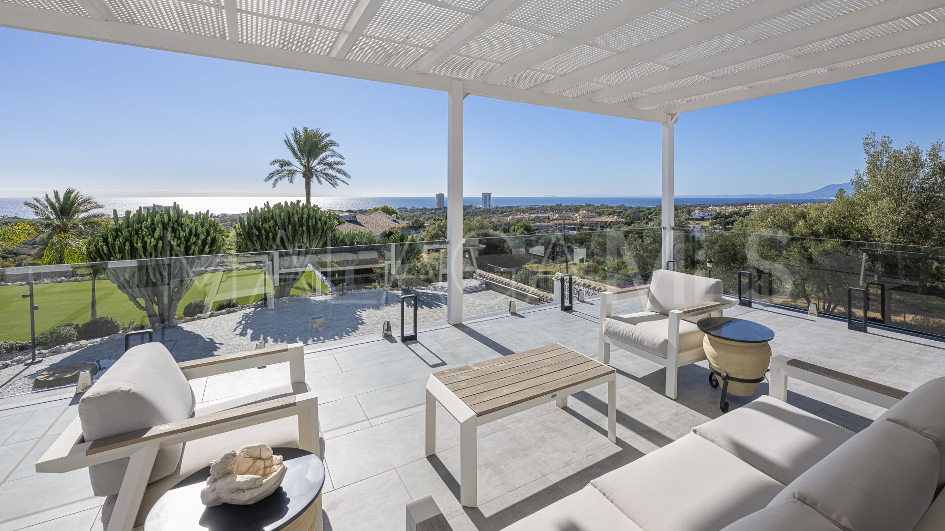 For sale Elviria villa with 7 bedrooms