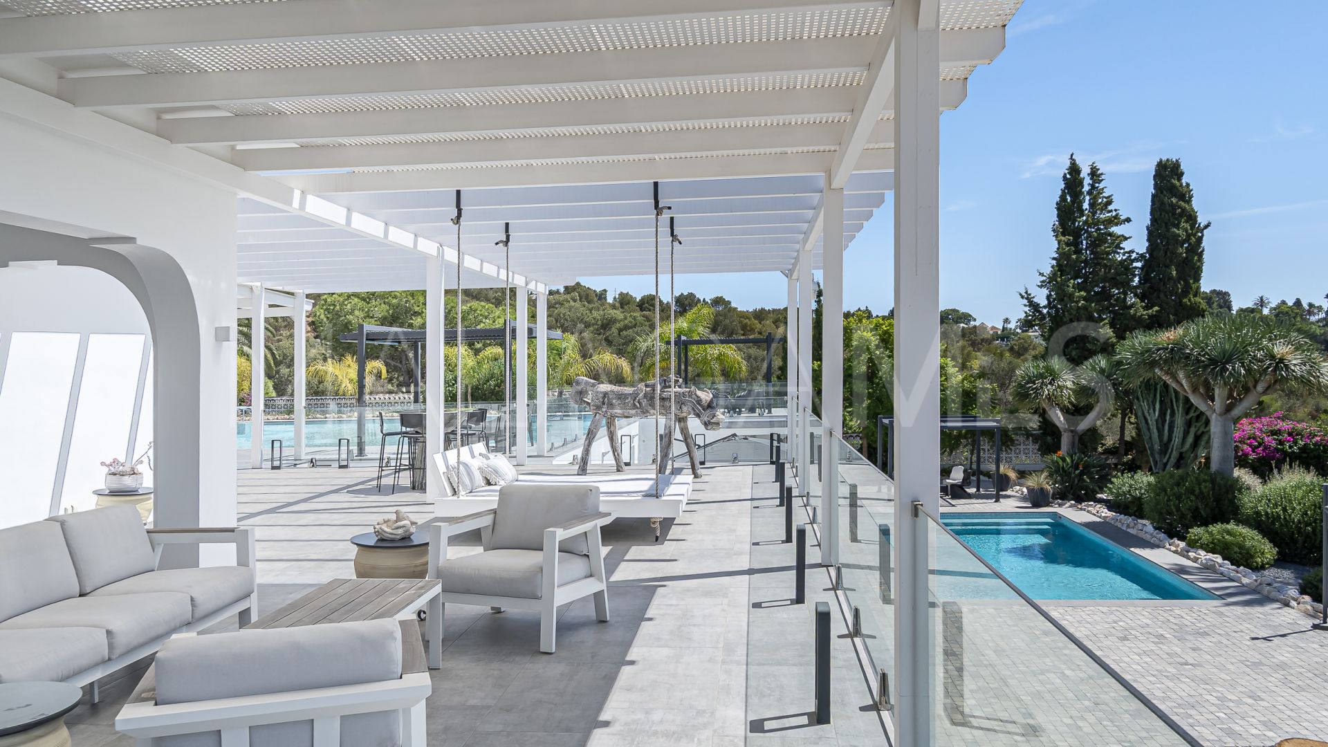 For sale Elviria villa with 7 bedrooms