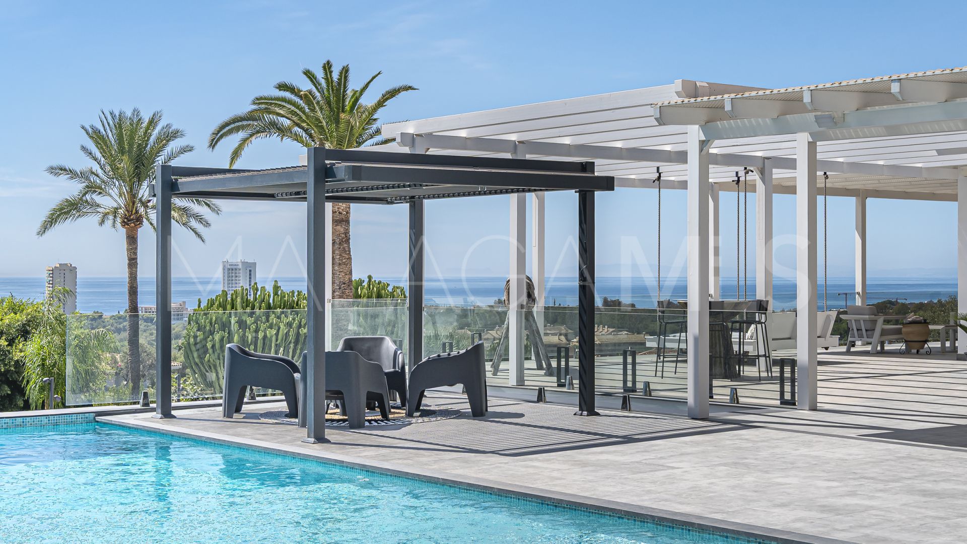 For sale Elviria villa with 7 bedrooms