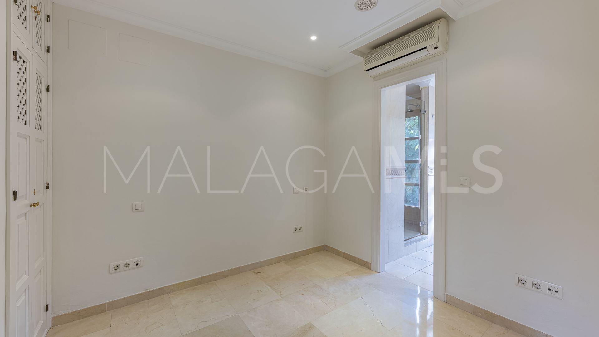 For sale Lomas Pueblo 4 bedrooms town house