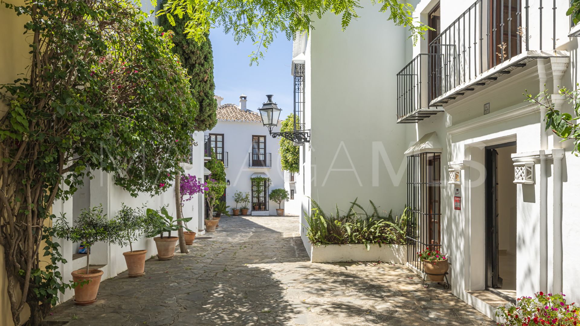 For sale Lomas Pueblo 4 bedrooms town house