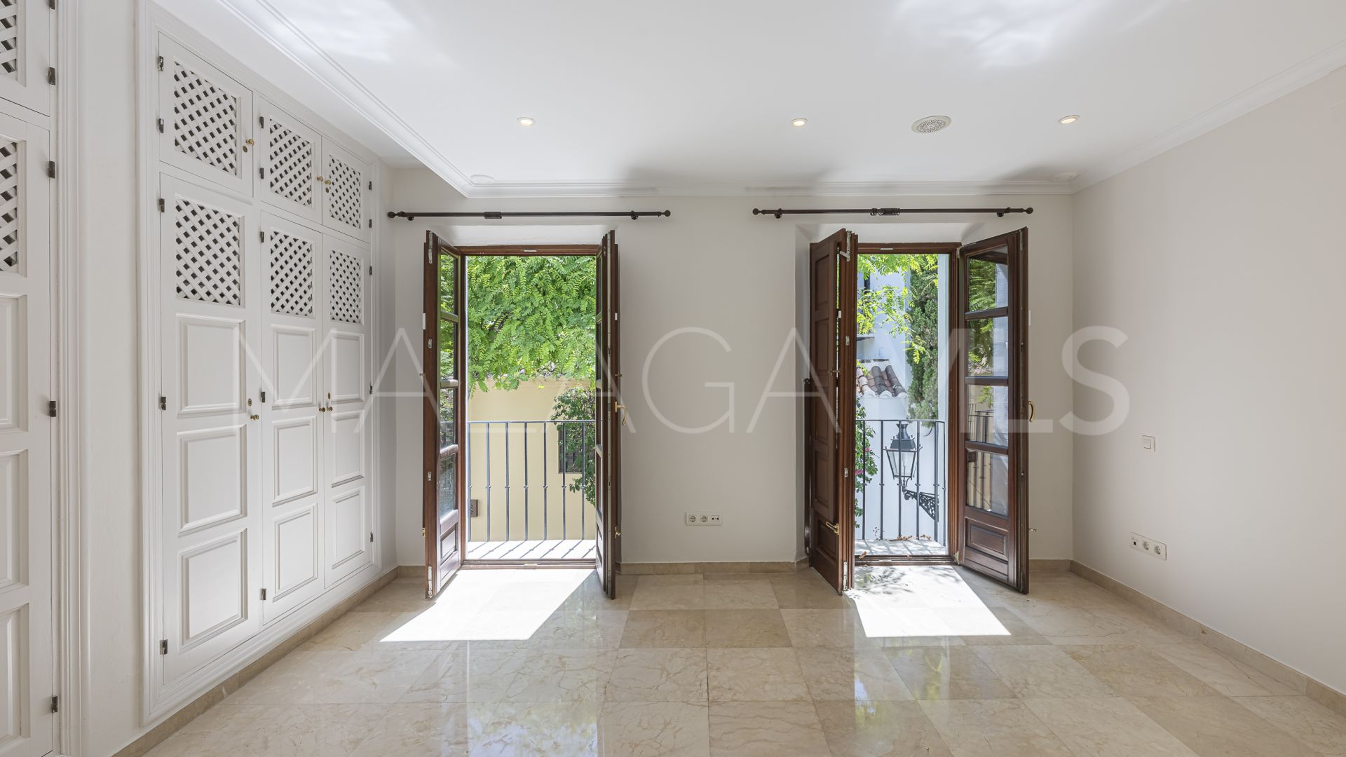 For sale Lomas Pueblo 4 bedrooms town house