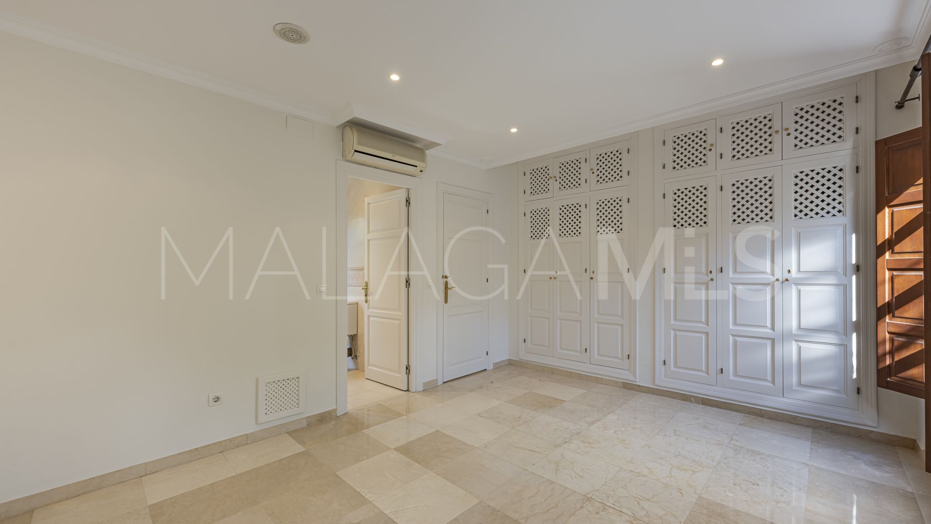 For sale Lomas Pueblo 4 bedrooms town house