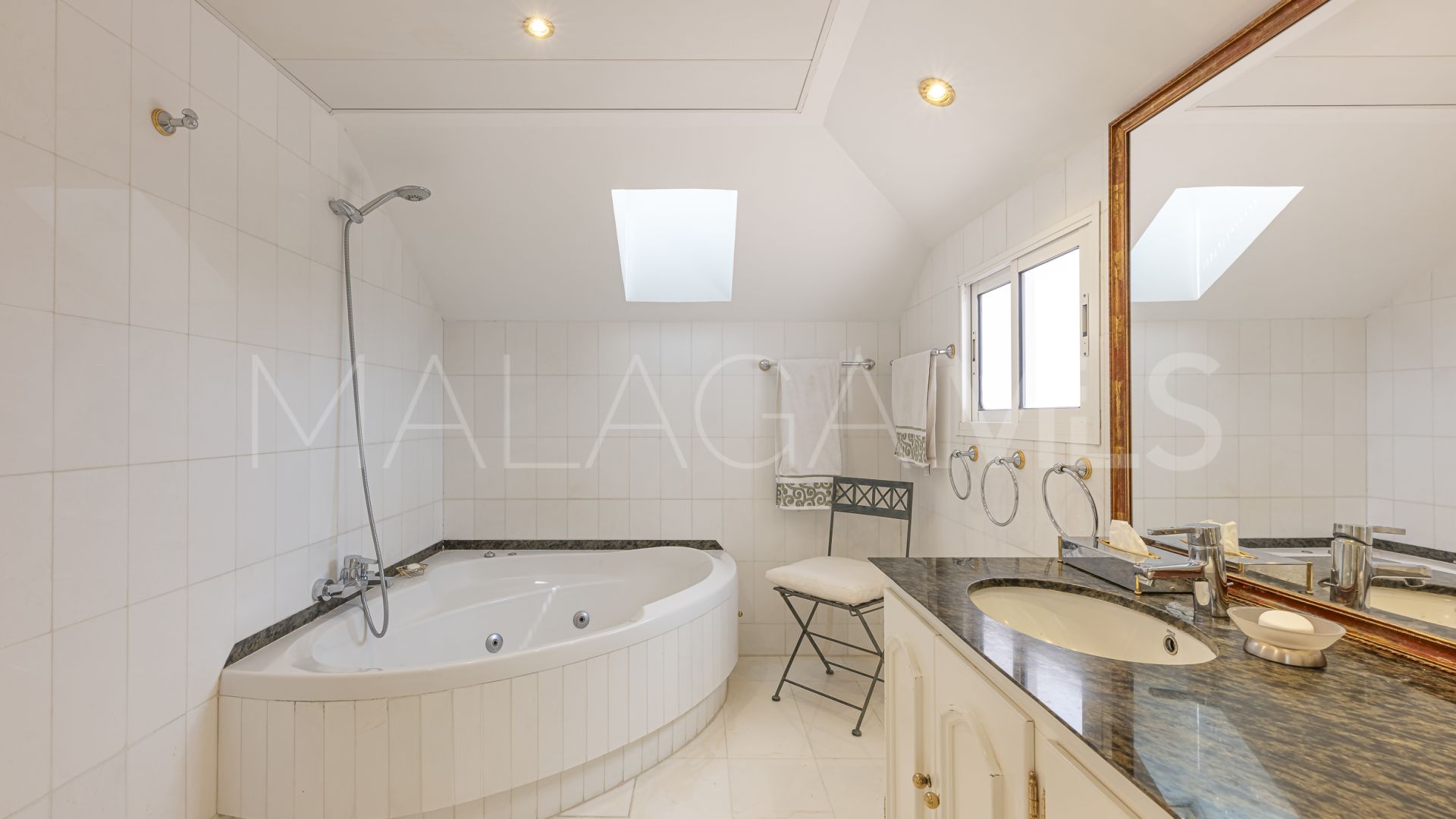 Atico duplex for sale de 3 bedrooms in Ancon Sierra IV