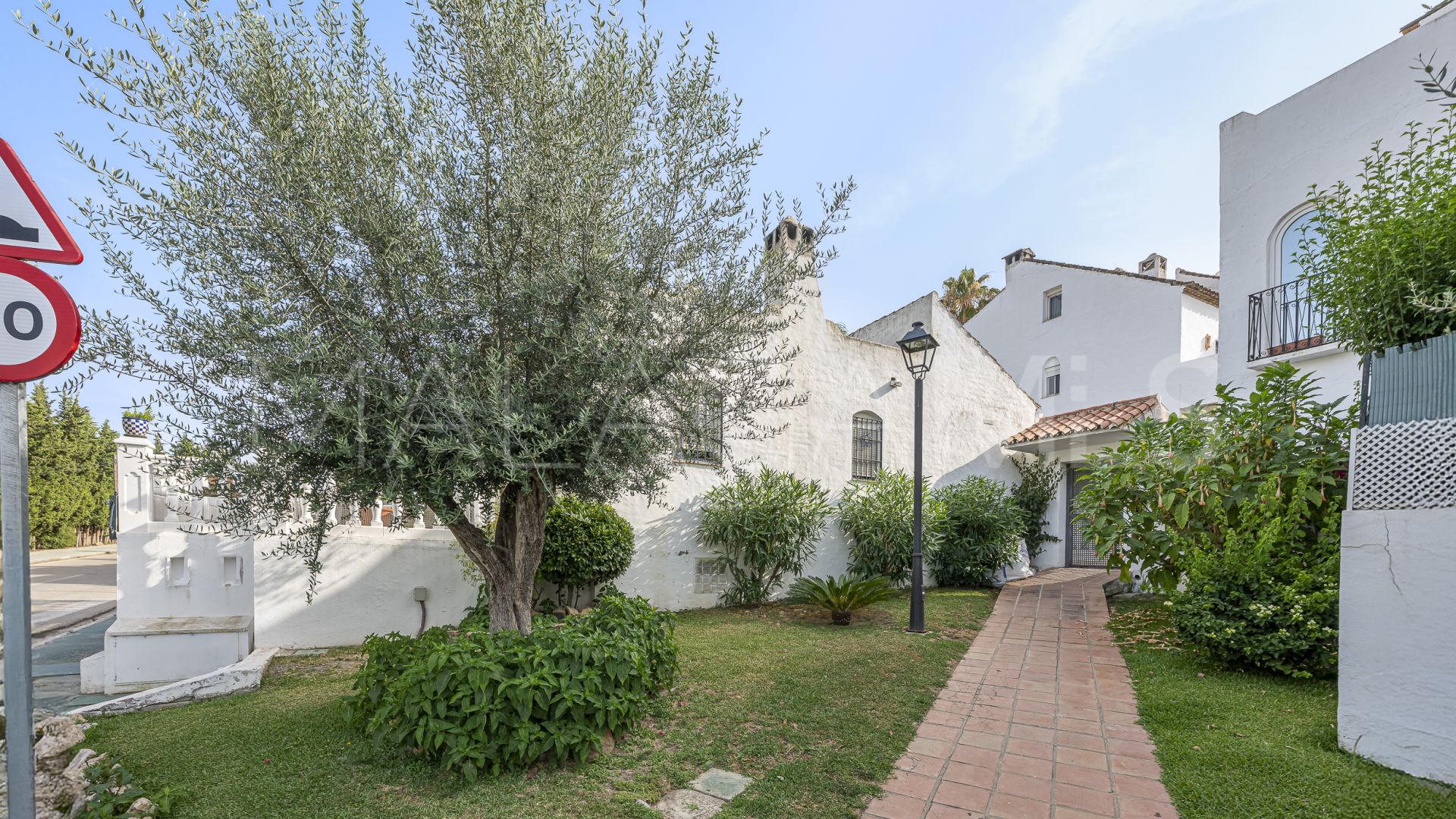 Radhus for sale in Estepona