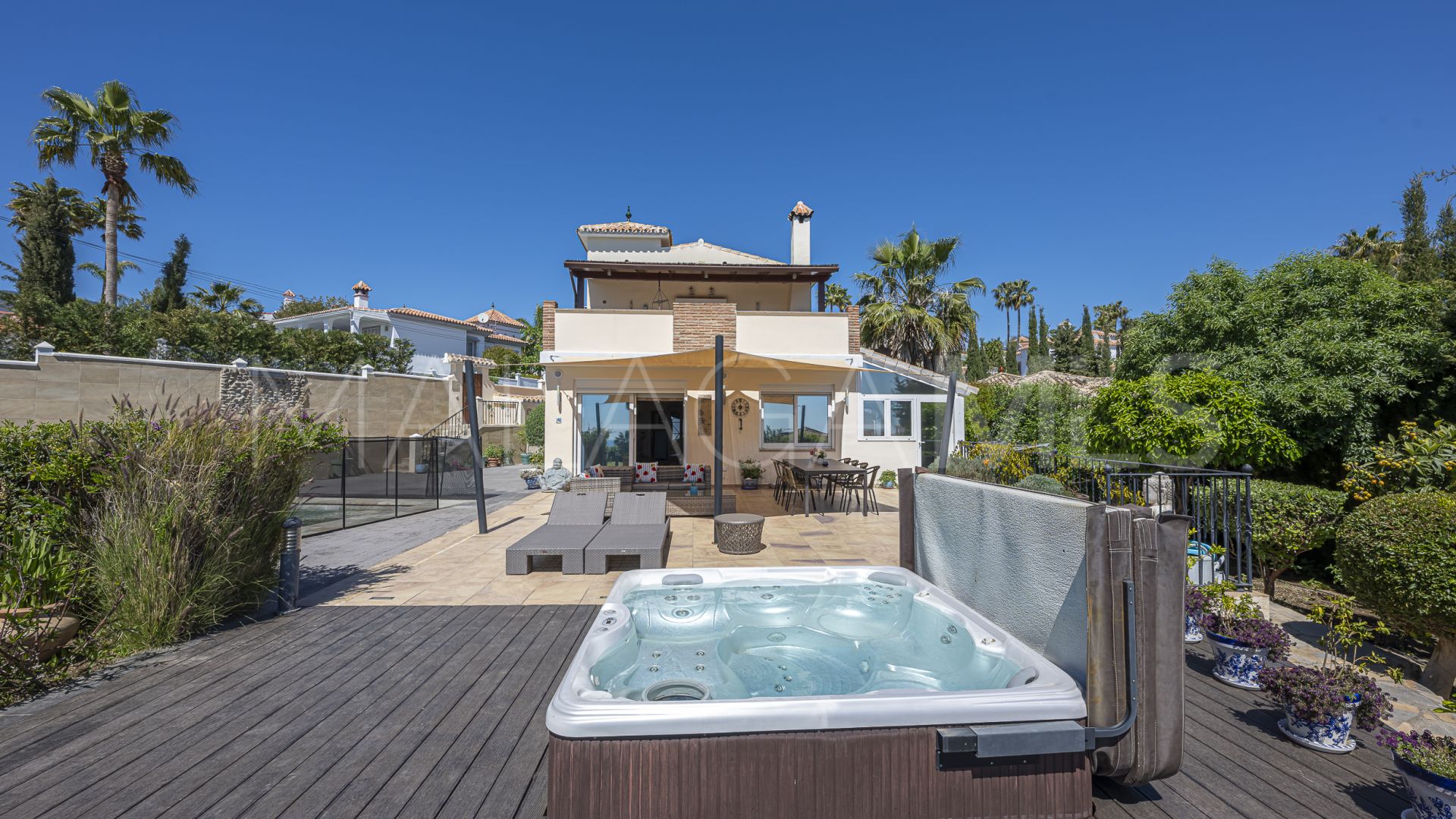 Estepona, villa with 6 bedrooms a la venta