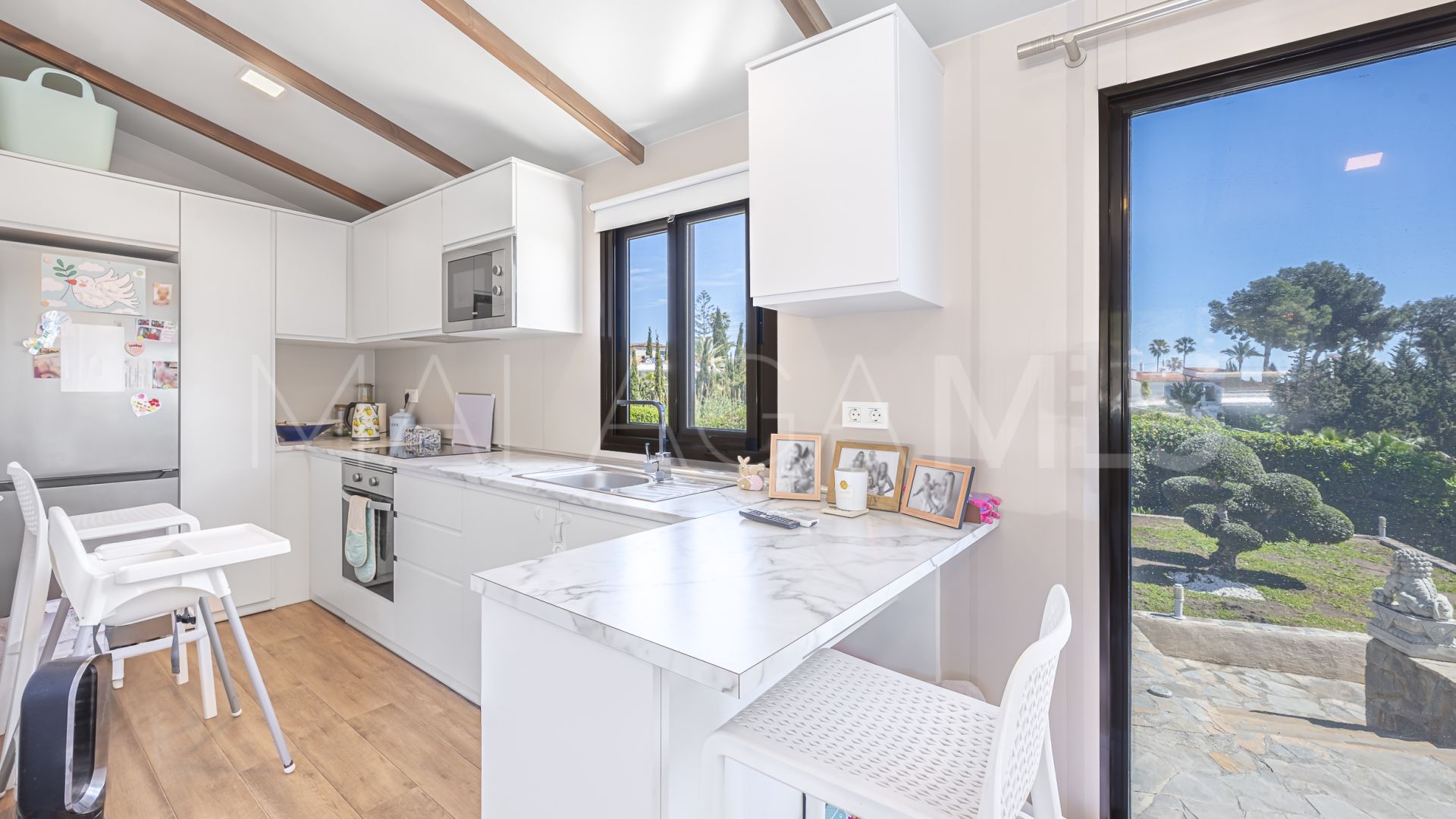 Estepona, villa with 6 bedrooms a la venta