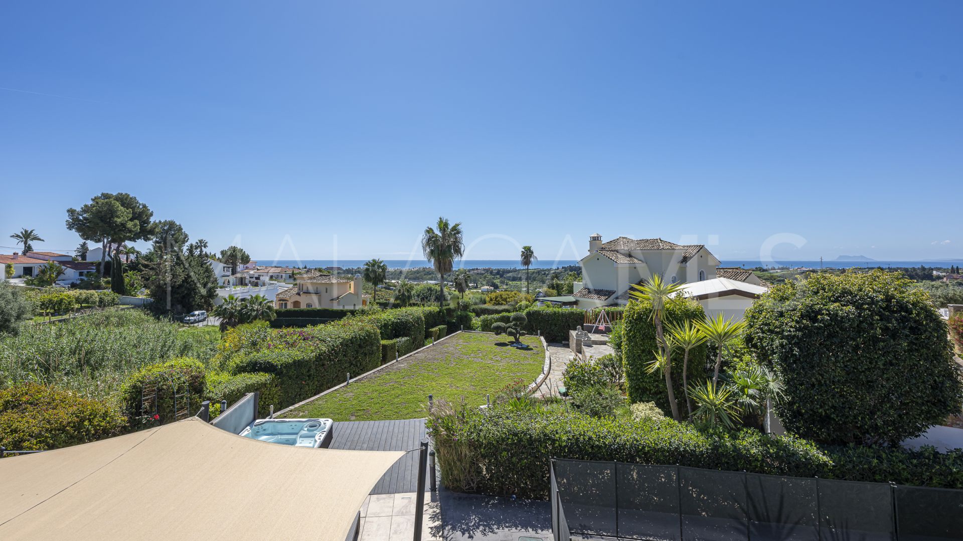 Estepona, villa with 6 bedrooms a la venta