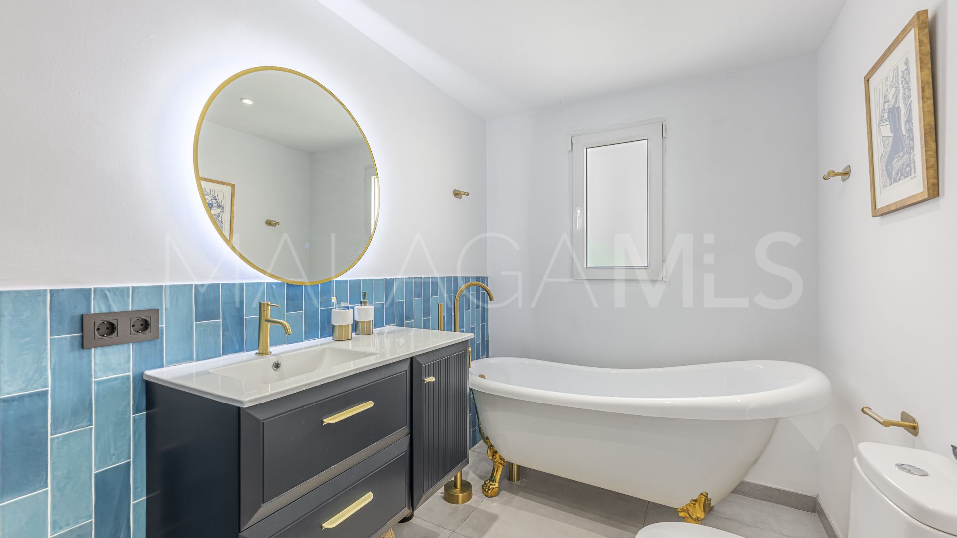 Estepona, villa with 6 bedrooms a la venta