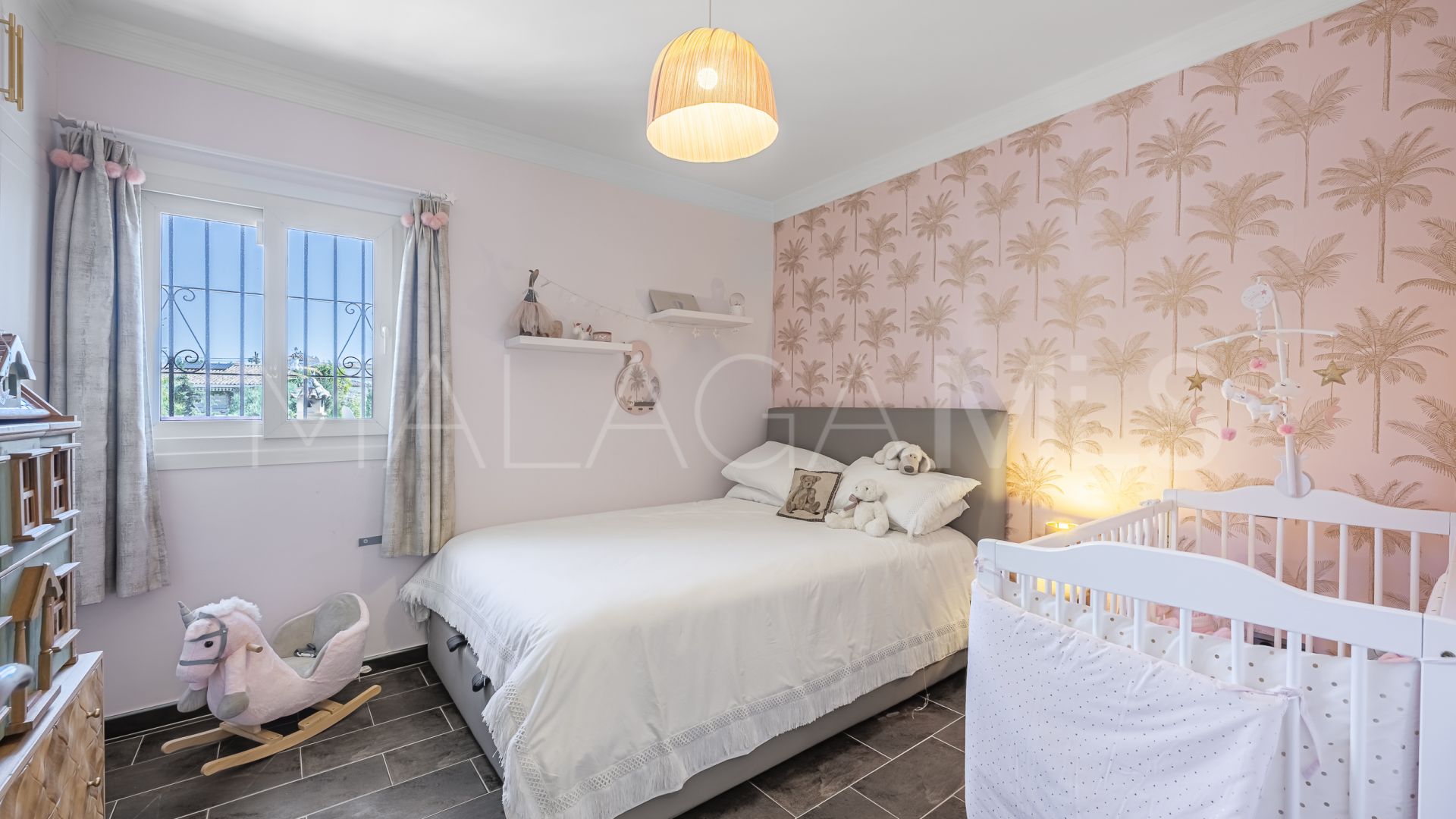 Estepona, villa with 6 bedrooms a la venta