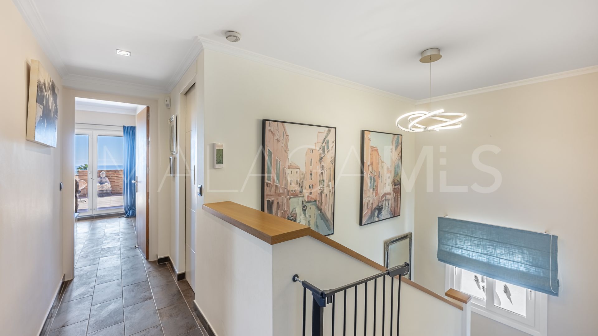 Estepona, villa with 6 bedrooms a la venta