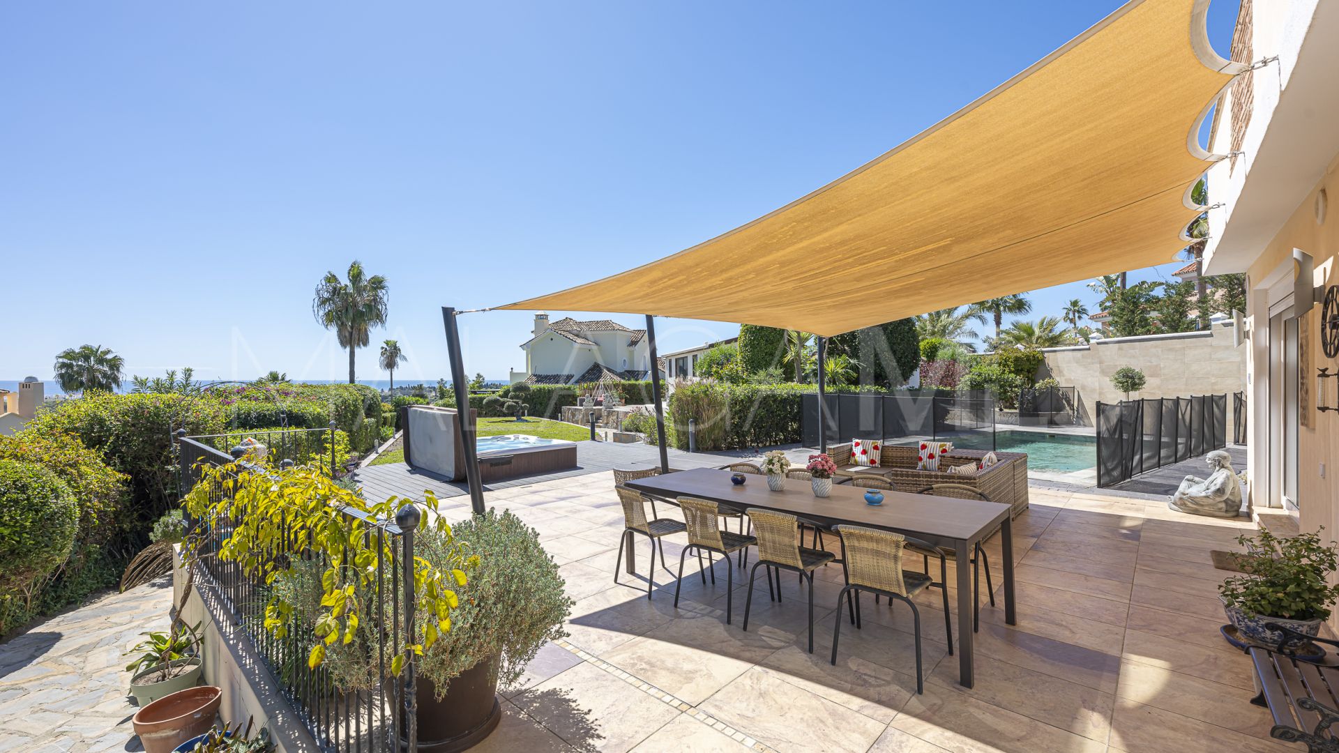 Estepona, villa with 6 bedrooms a la venta