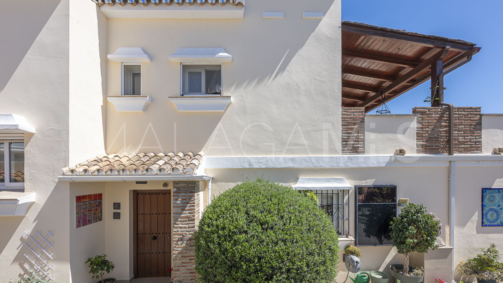 Estepona, villa with 6 bedrooms a la venta