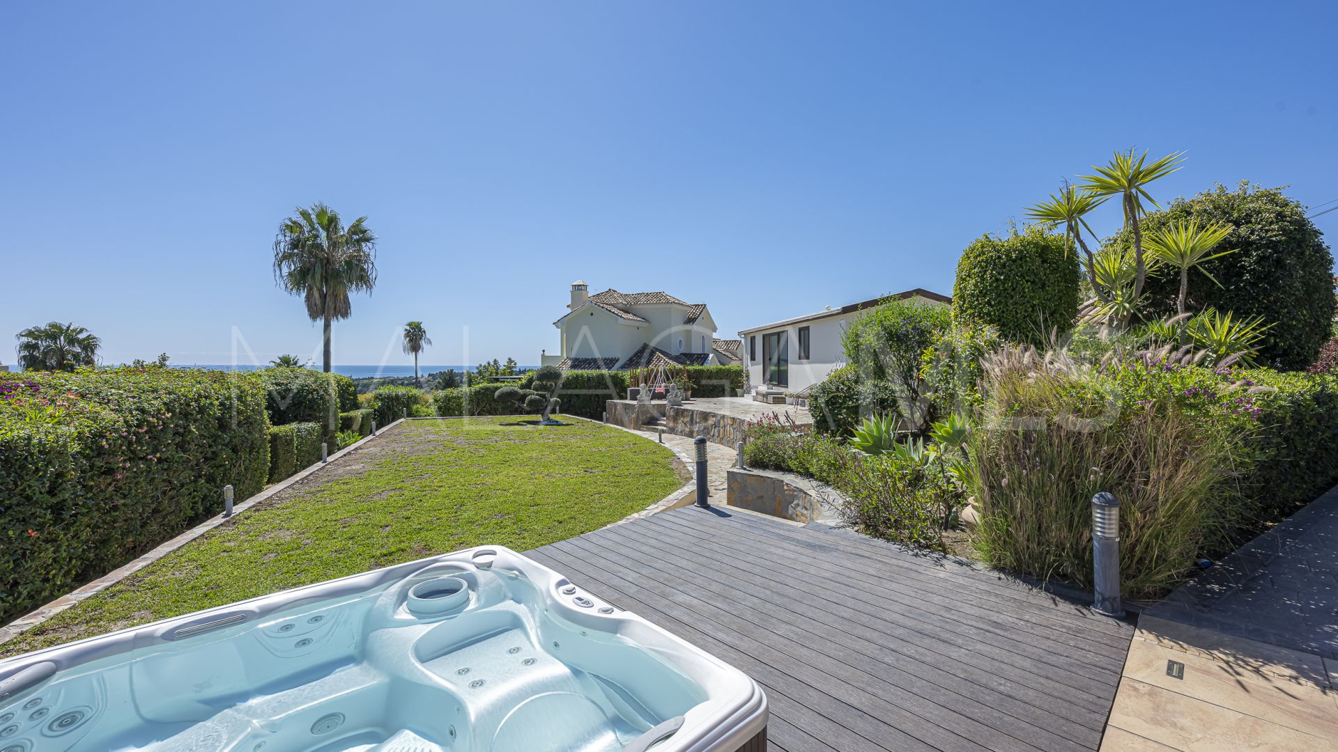 Estepona, villa with 6 bedrooms a la venta
