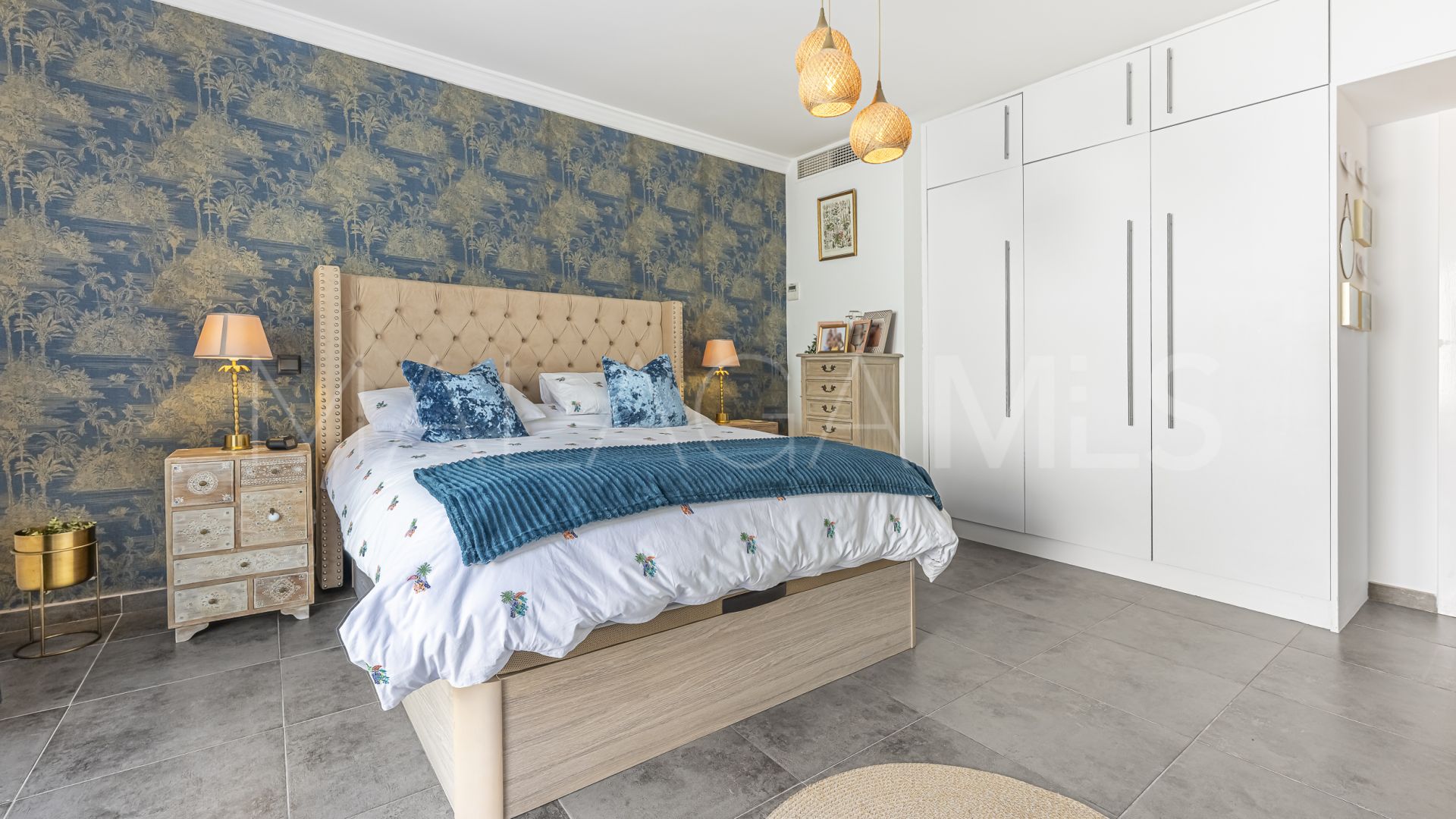 Estepona, villa with 6 bedrooms a la venta